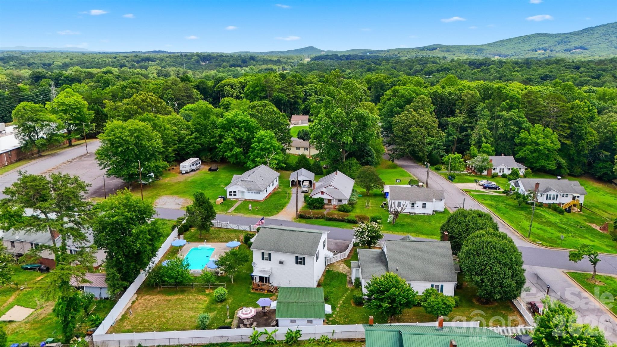 408 Garrou Avenue SE — Valdese