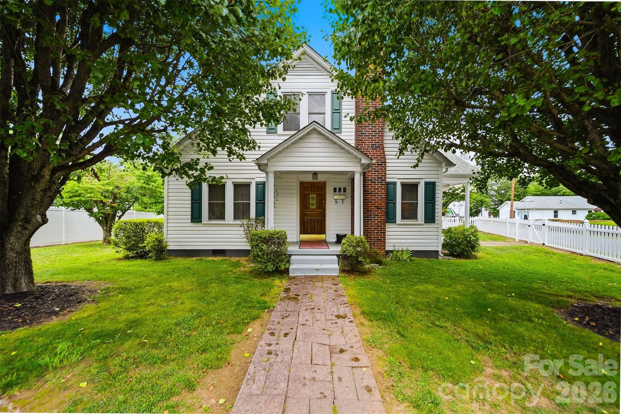 408 Garrou Avenue SE — Valdese