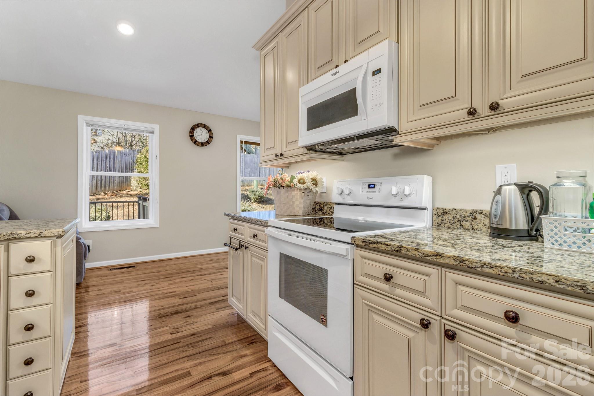 210 Allen Paul Drive — Hendersonville