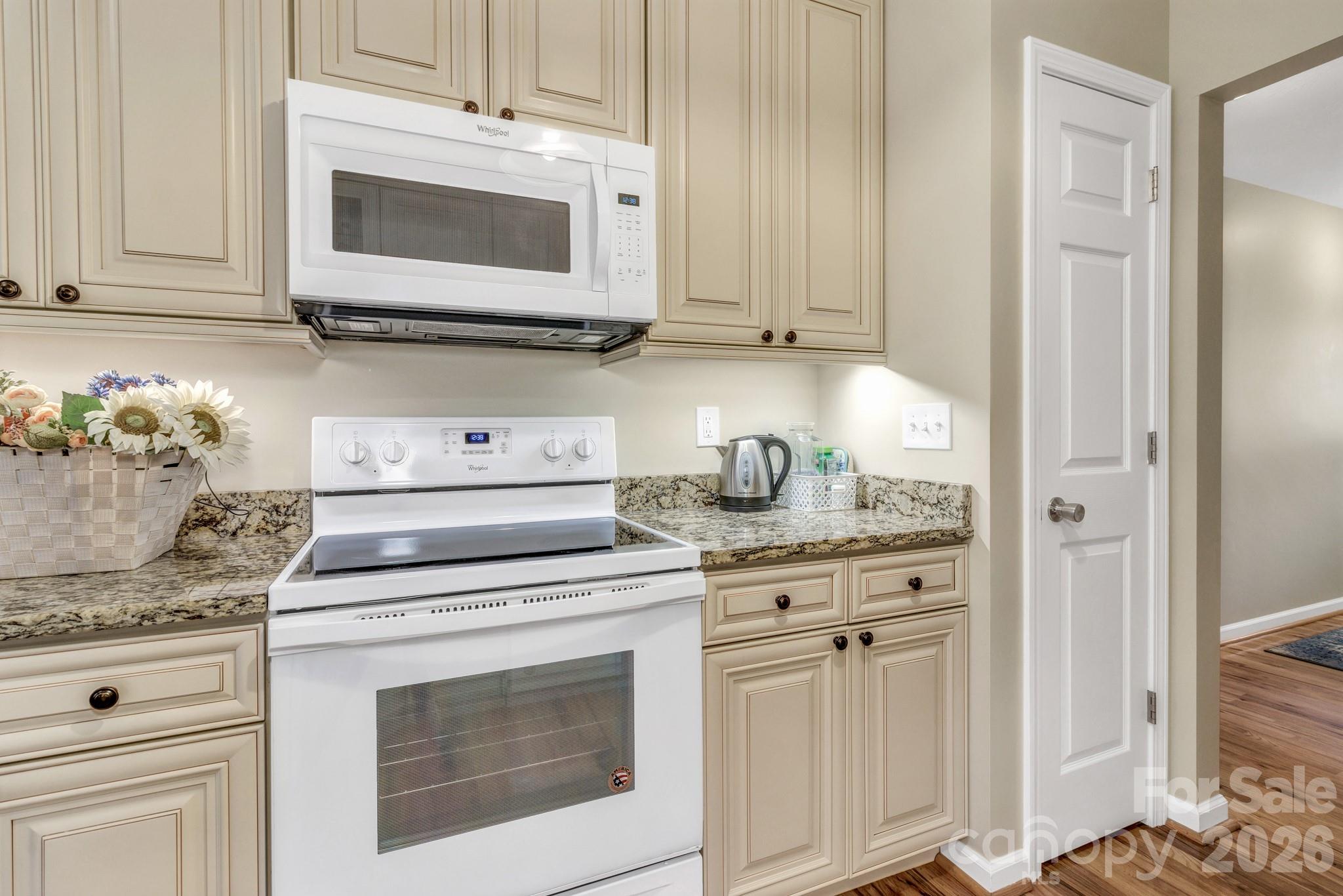 210 Allen Paul Drive — Hendersonville