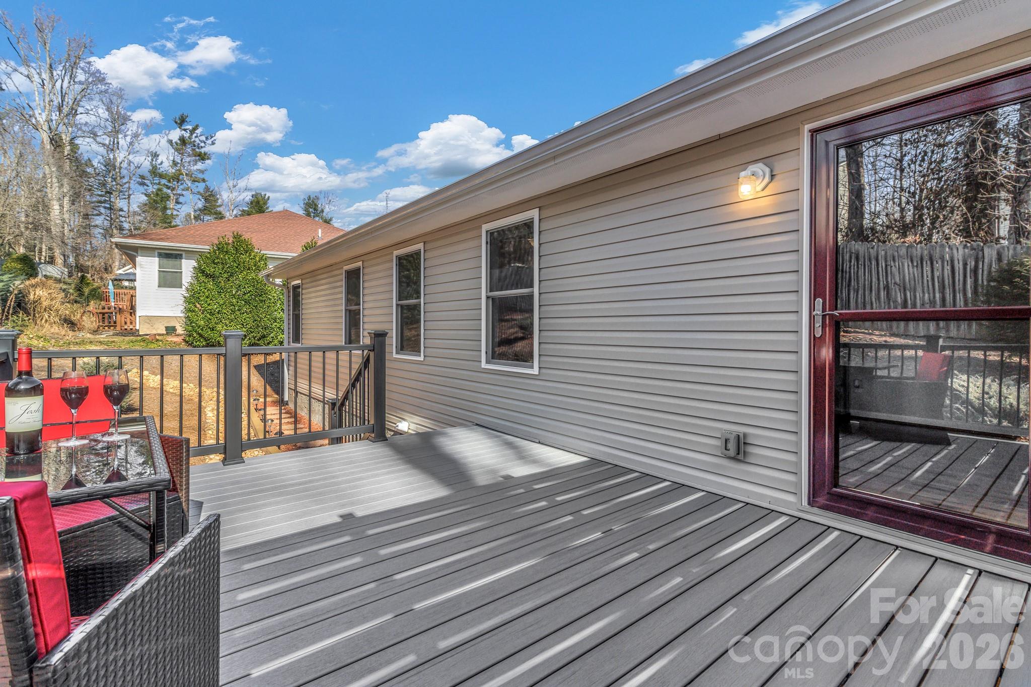 210 Allen Paul Drive — Hendersonville
