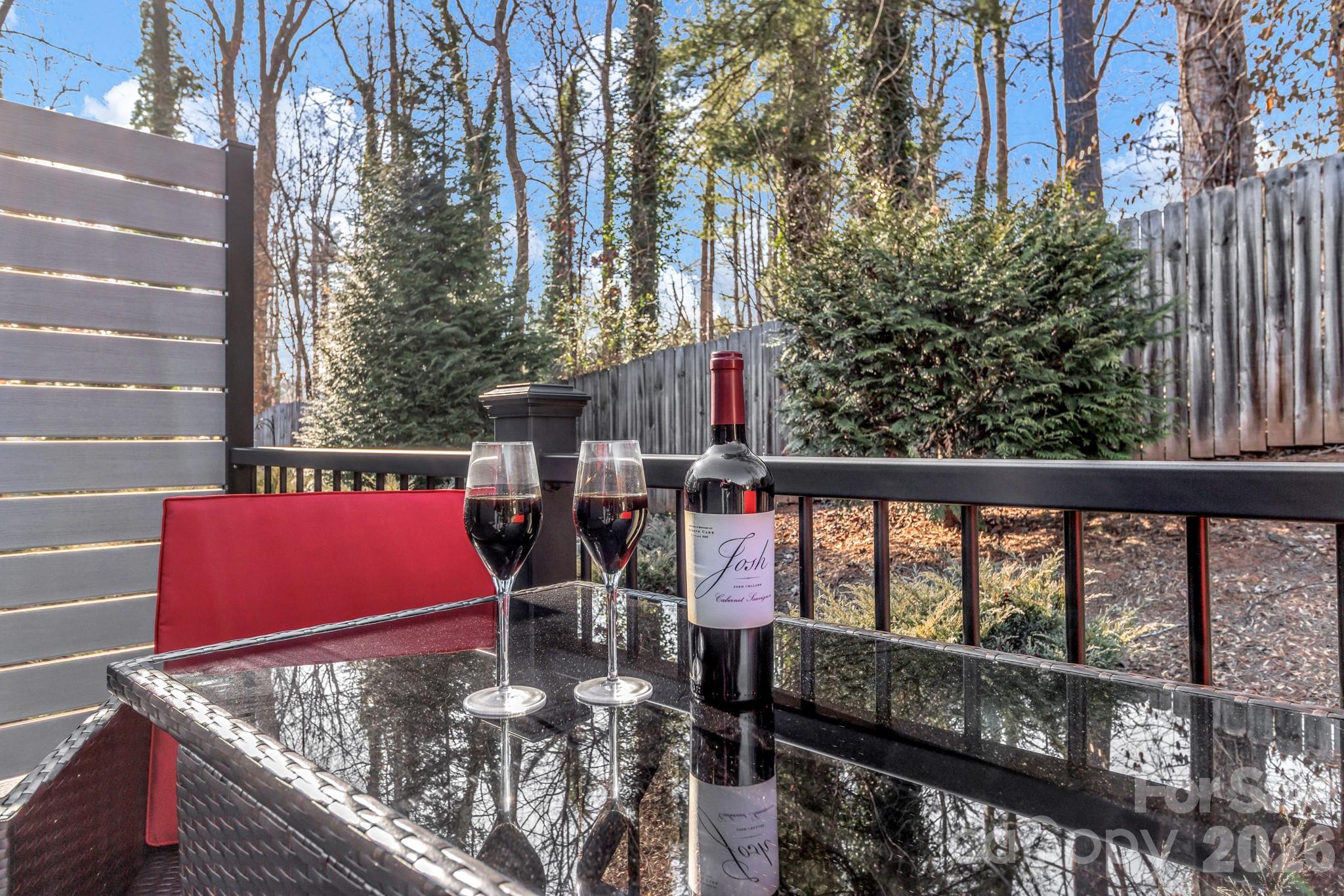 210 Allen Paul Drive — Hendersonville