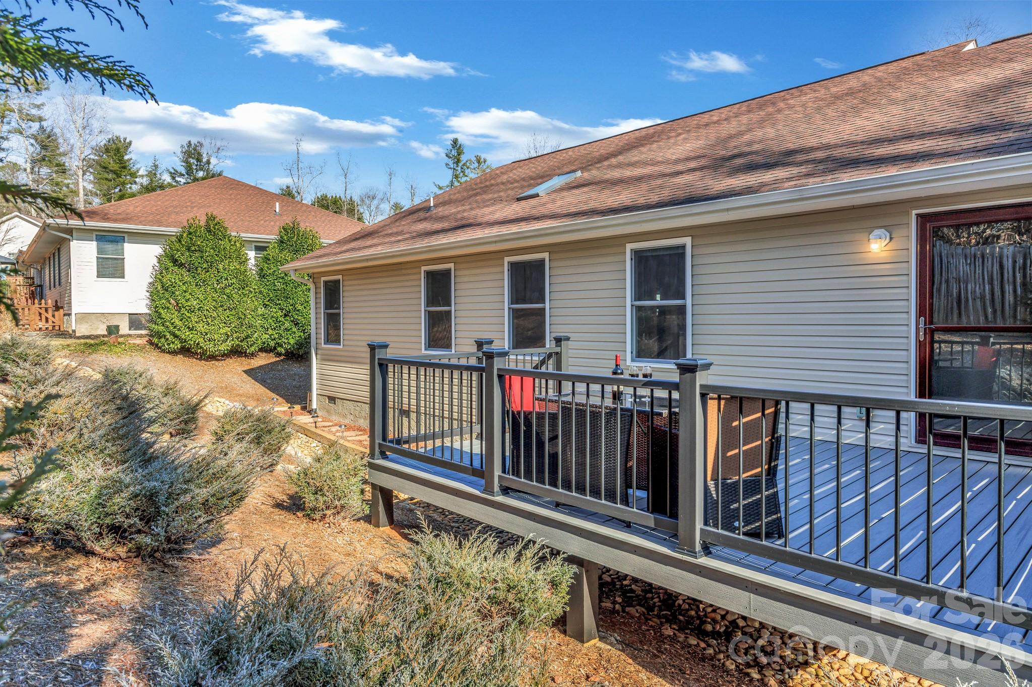 210 Allen Paul Drive — Hendersonville