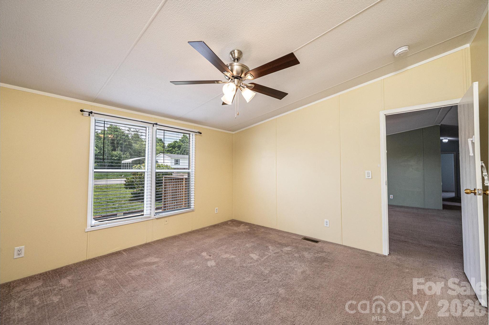 2385 Arrowwood Drive — Hickory