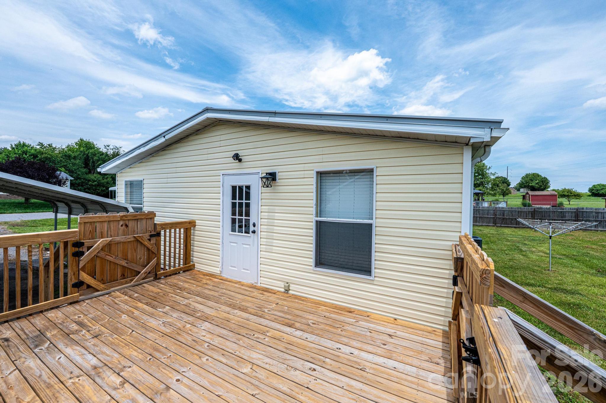 2385 Arrowwood Drive — Hickory