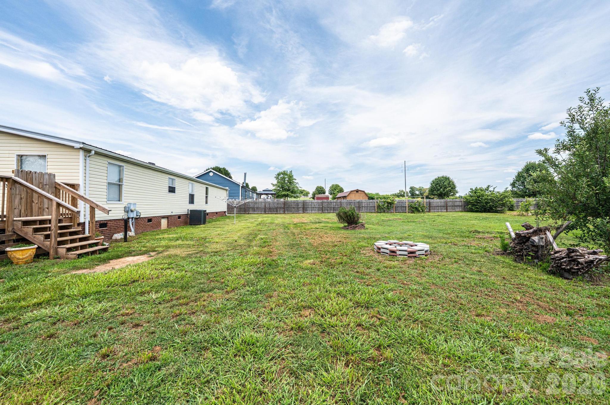 2385 Arrowwood Drive — Hickory
