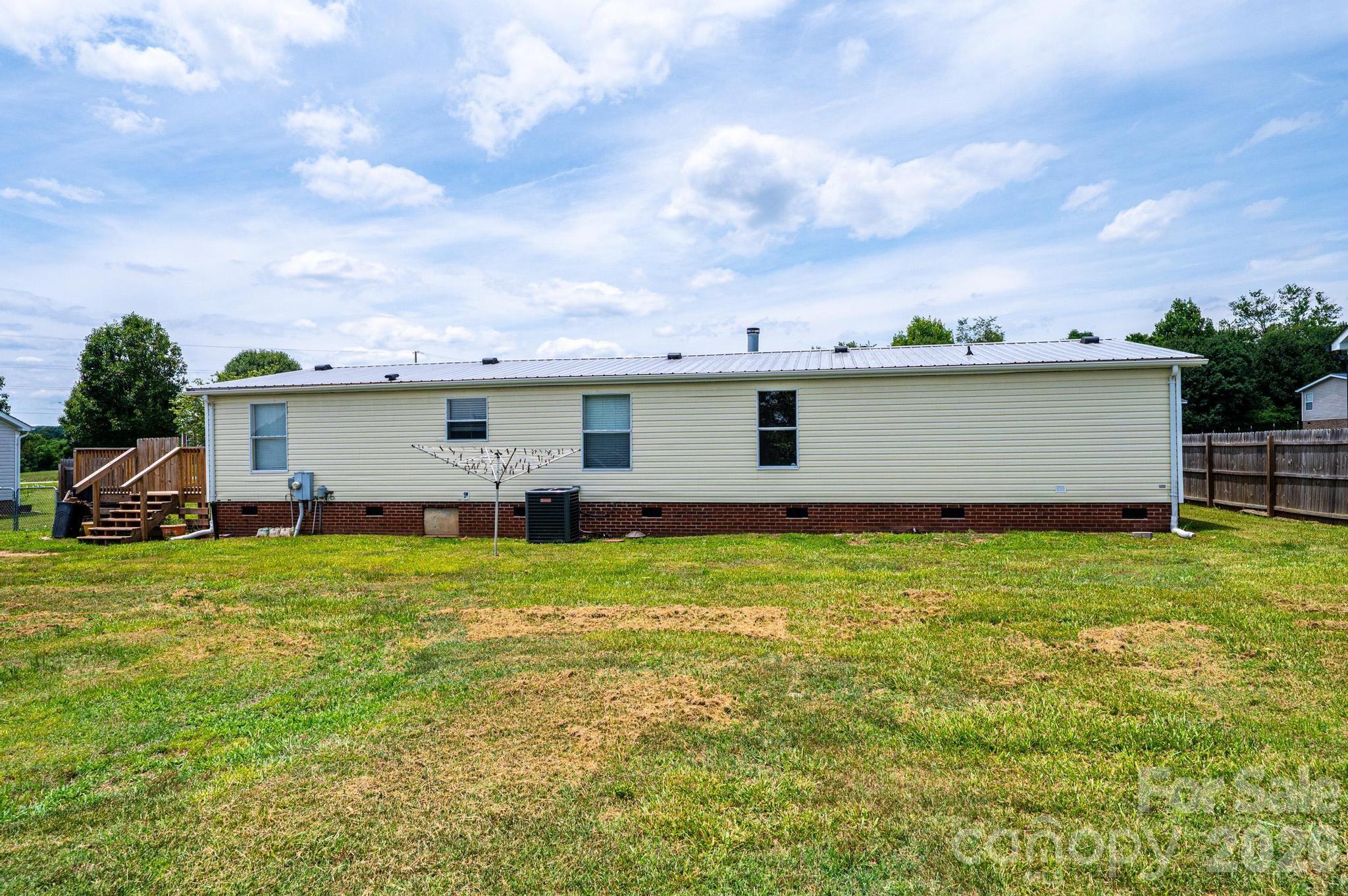 2385 Arrowwood Drive — Hickory
