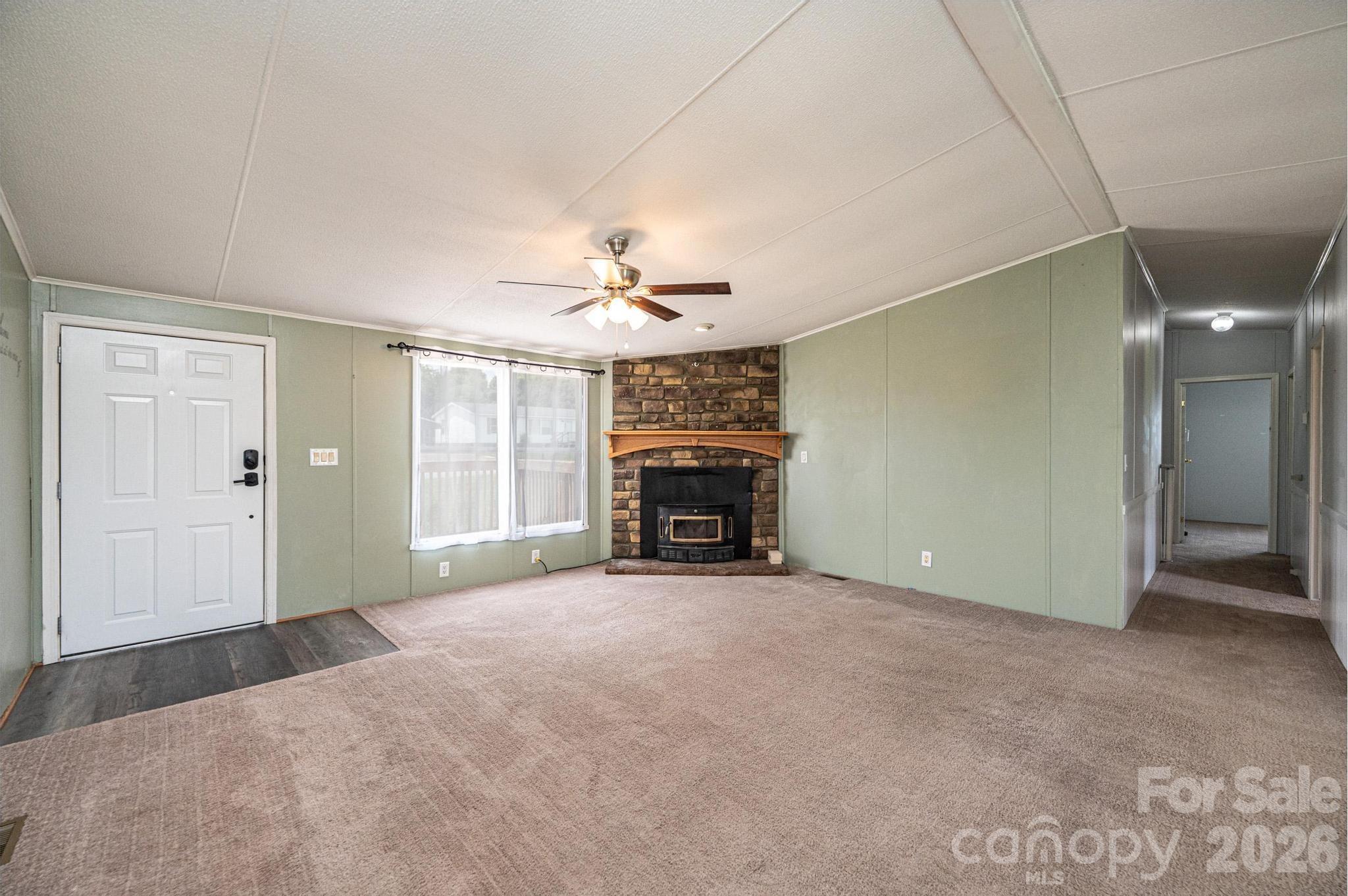 2385 Arrowwood Drive — Hickory