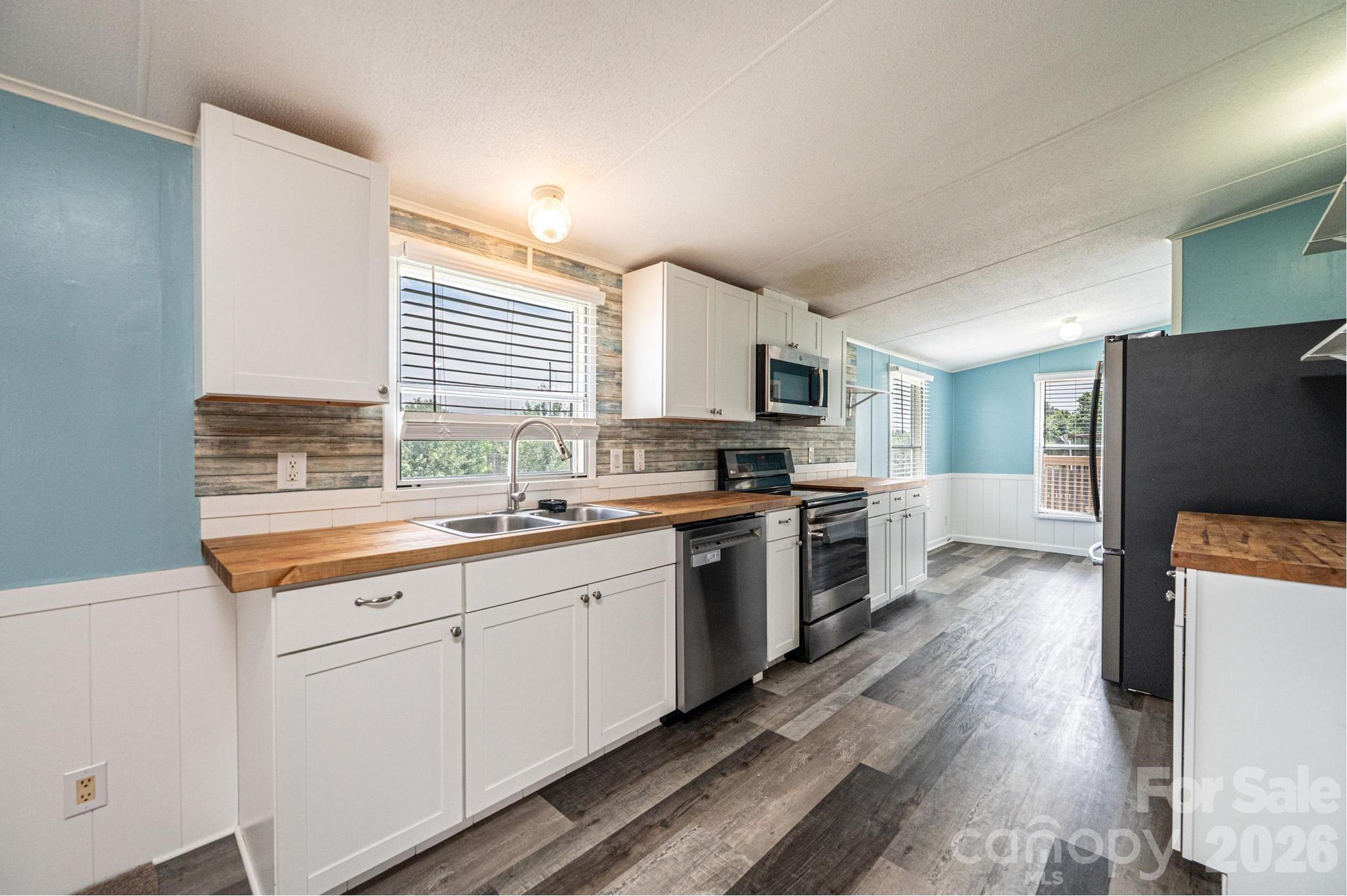 2385 Arrowwood Drive — Hickory