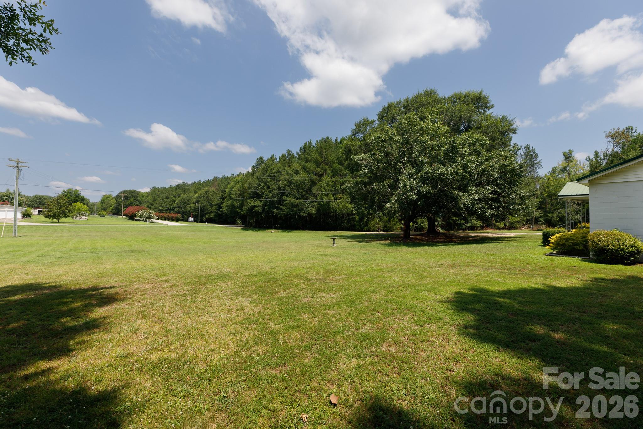 785 Hawthorne Road — Chester