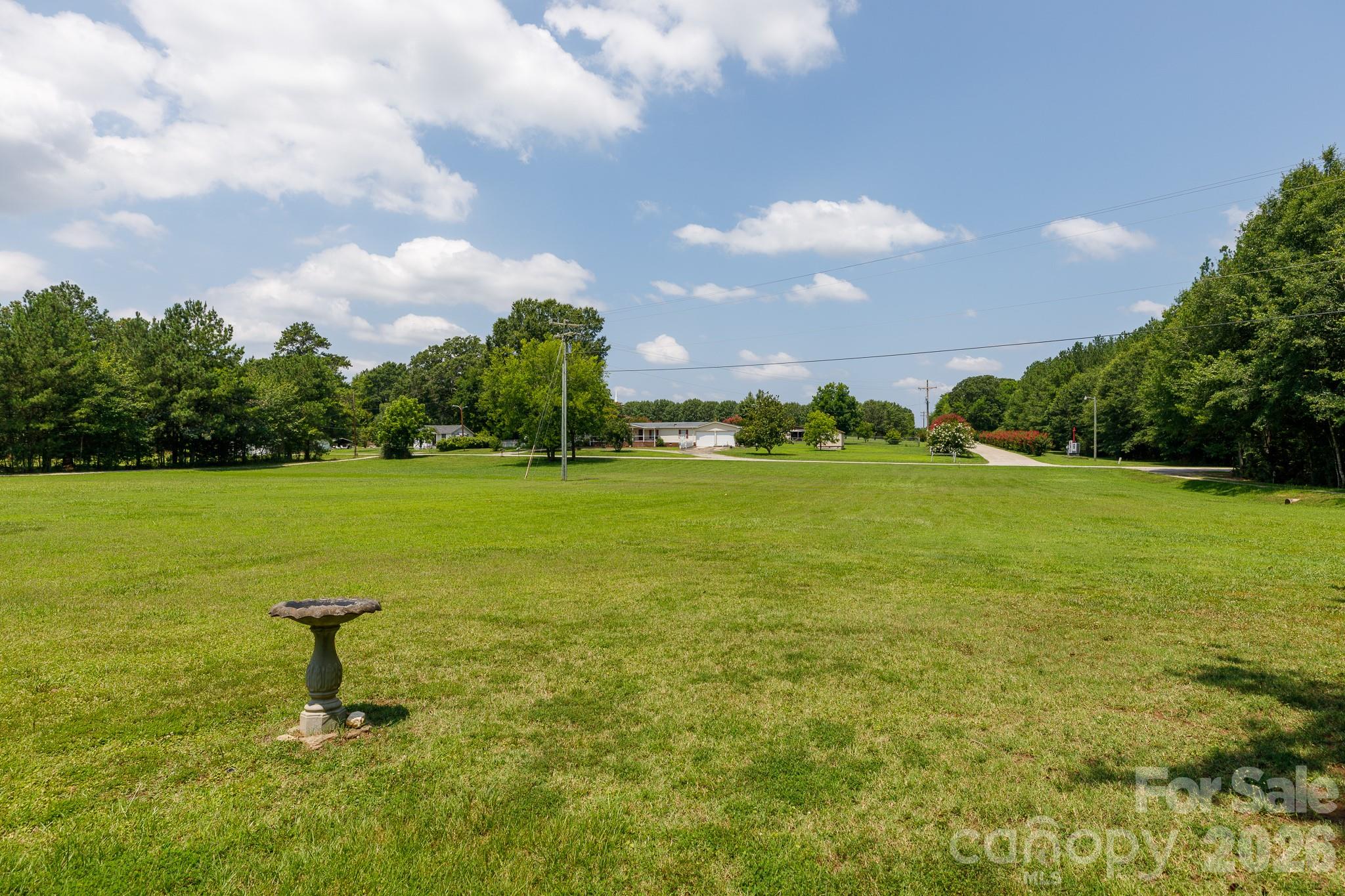 785 Hawthorne Road — Chester