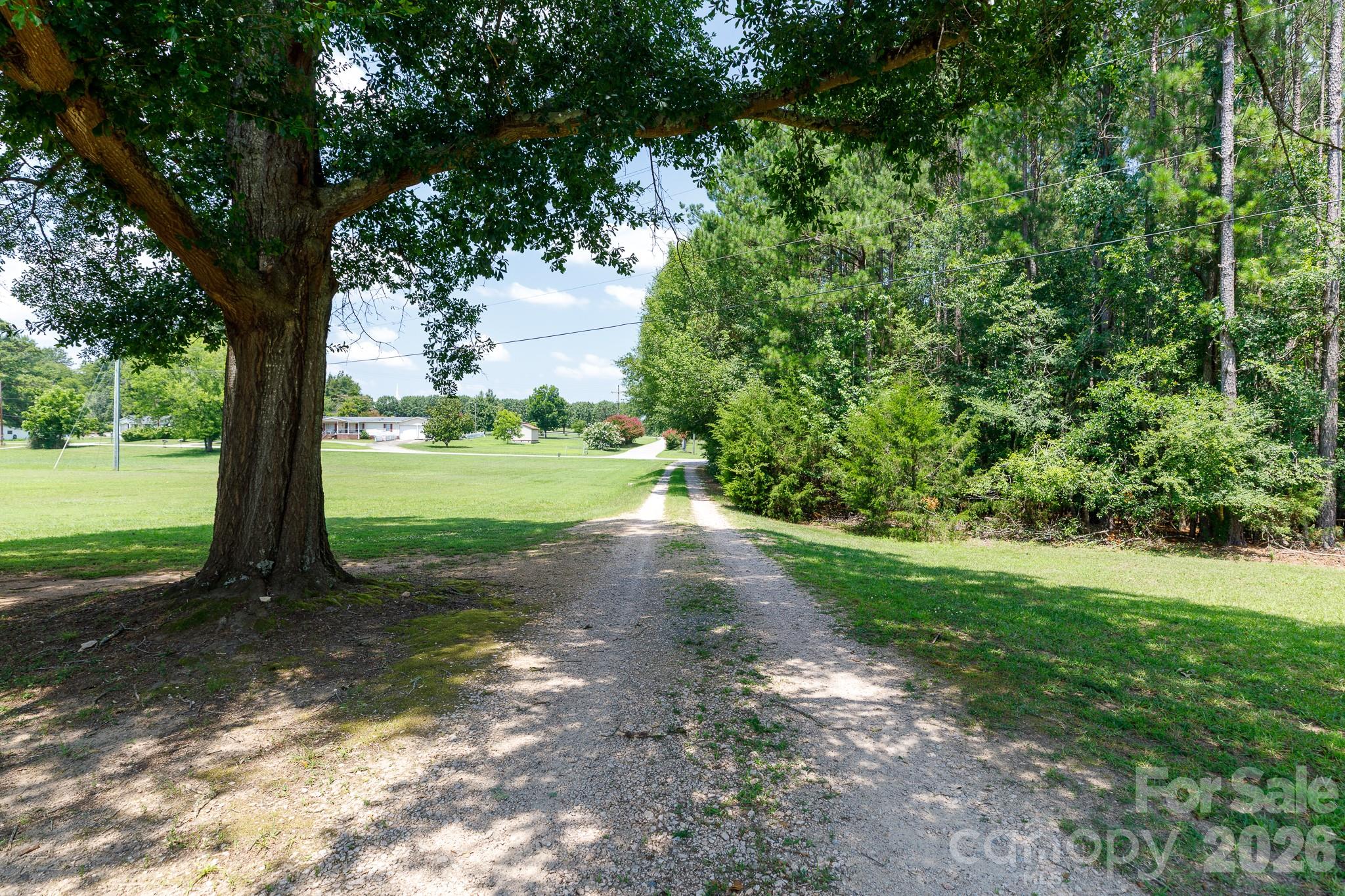 785 Hawthorne Road — Chester