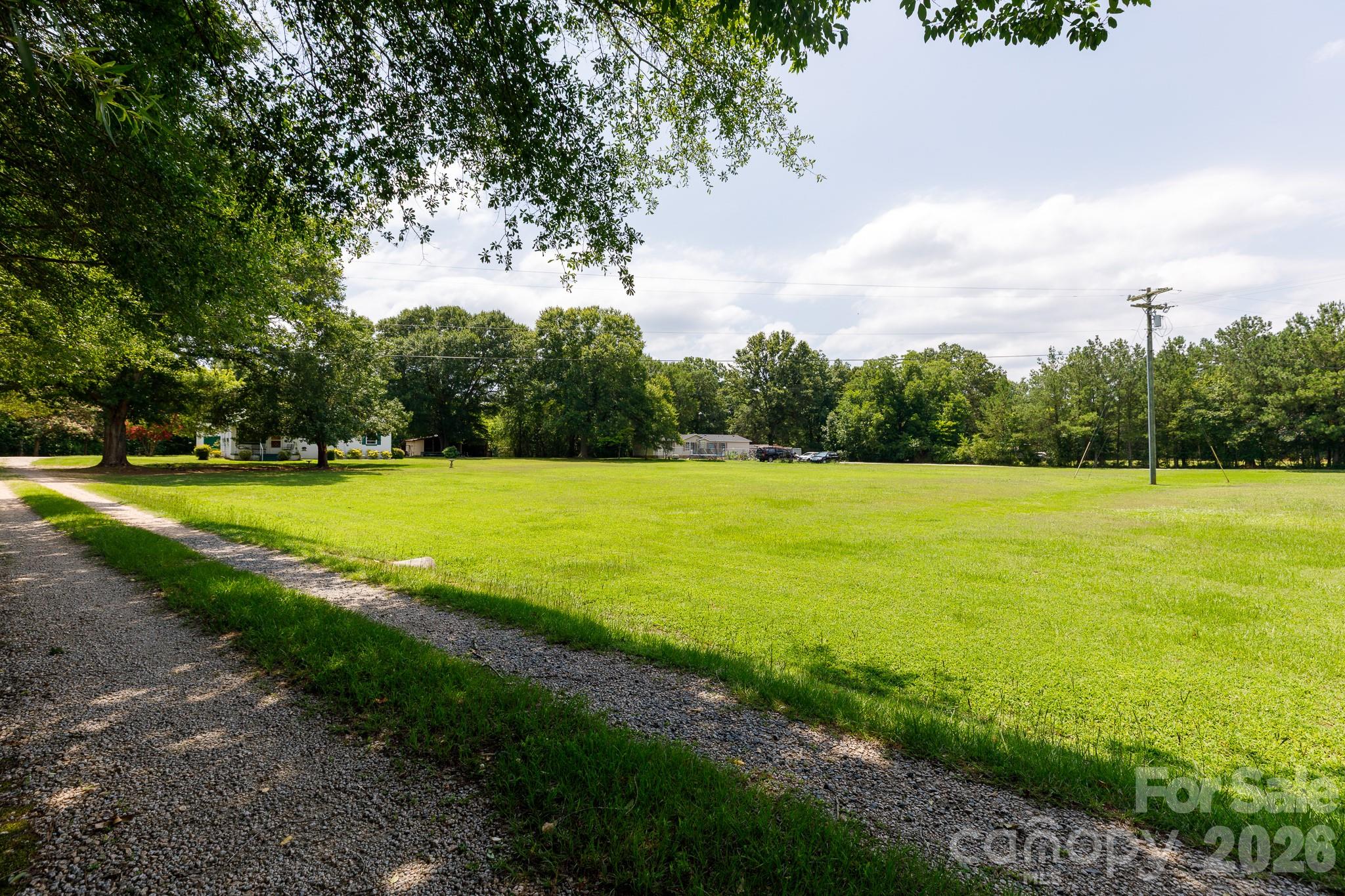 785 Hawthorne Road — Chester