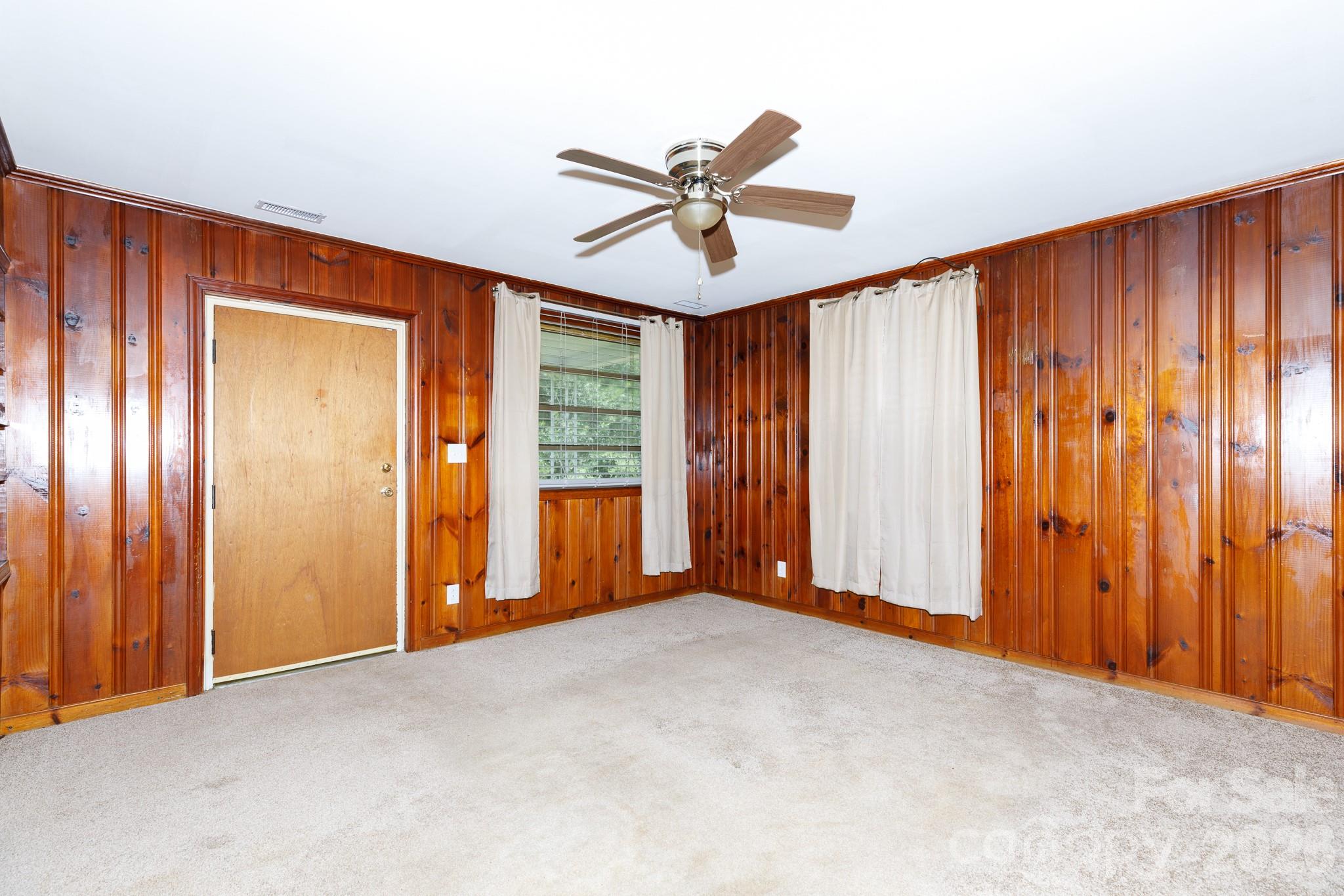785 Hawthorne Road — Chester