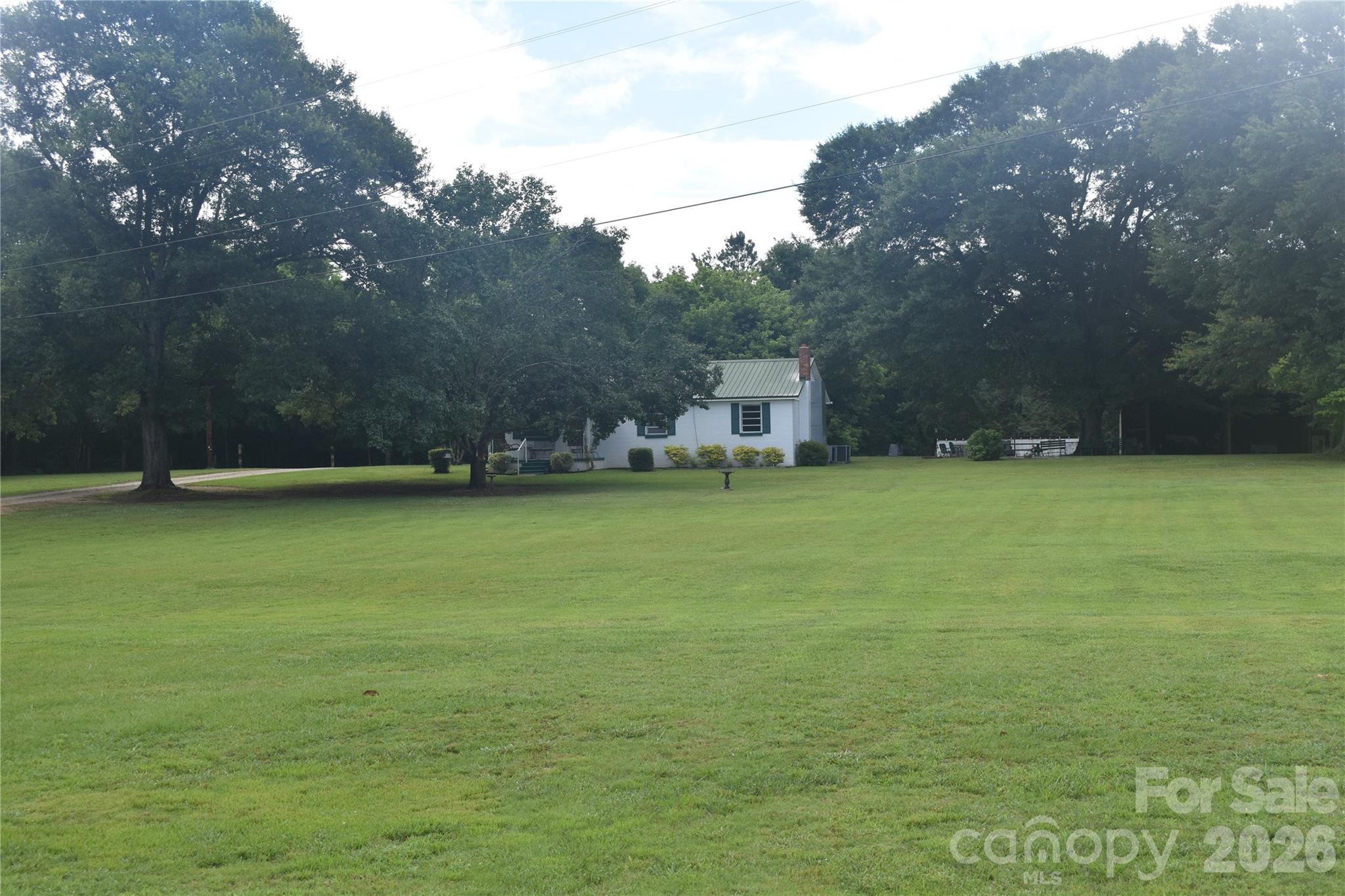 785 Hawthorne Road — Chester