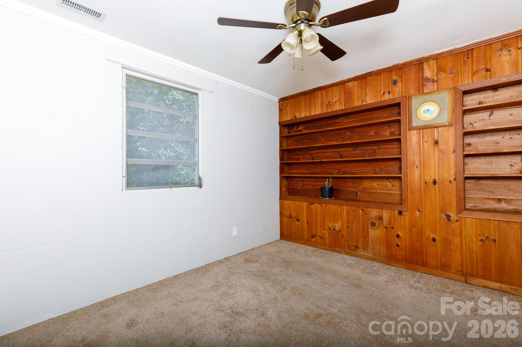 785 Hawthorne Road — Chester