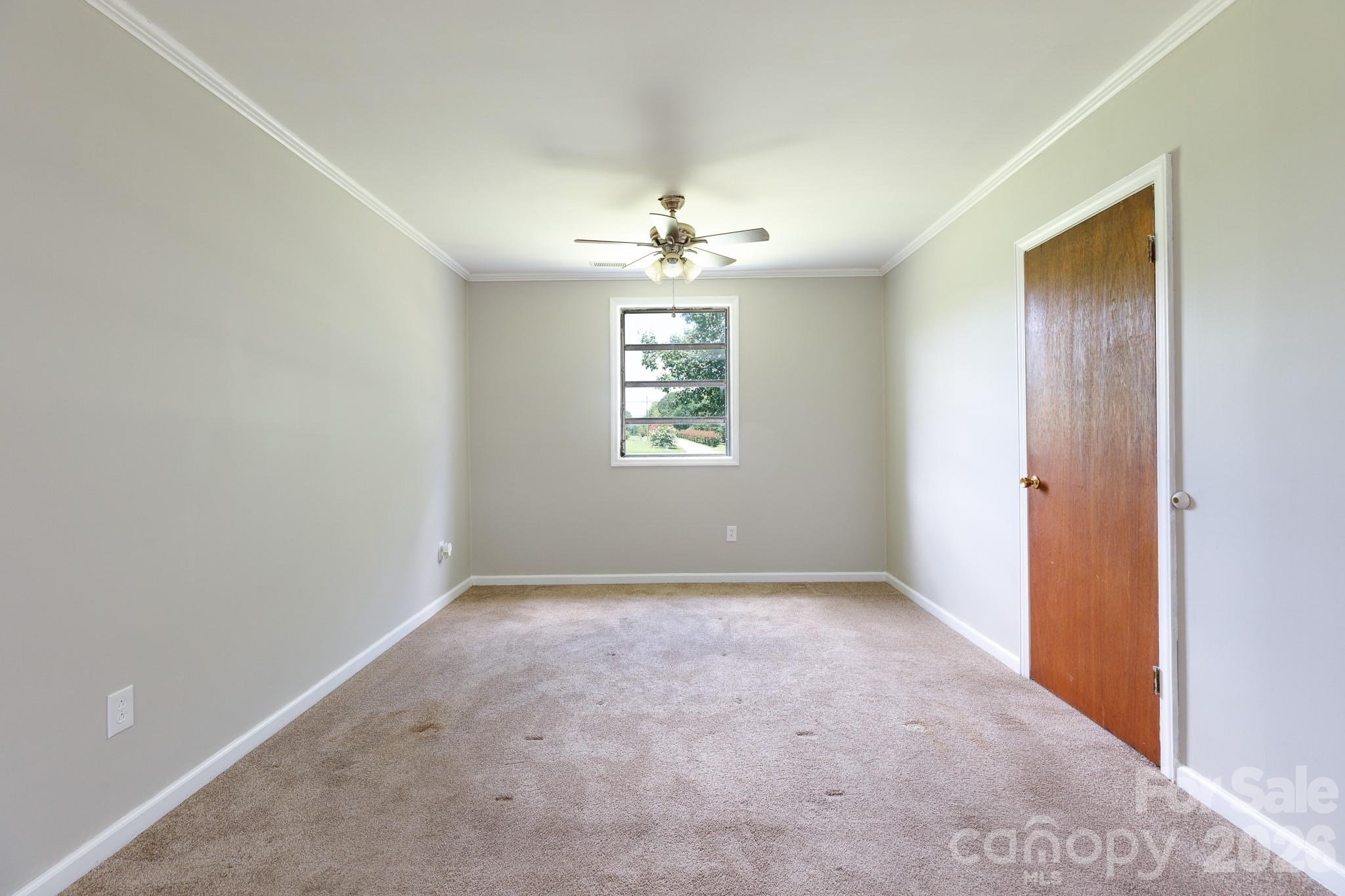 785 Hawthorne Road — Chester