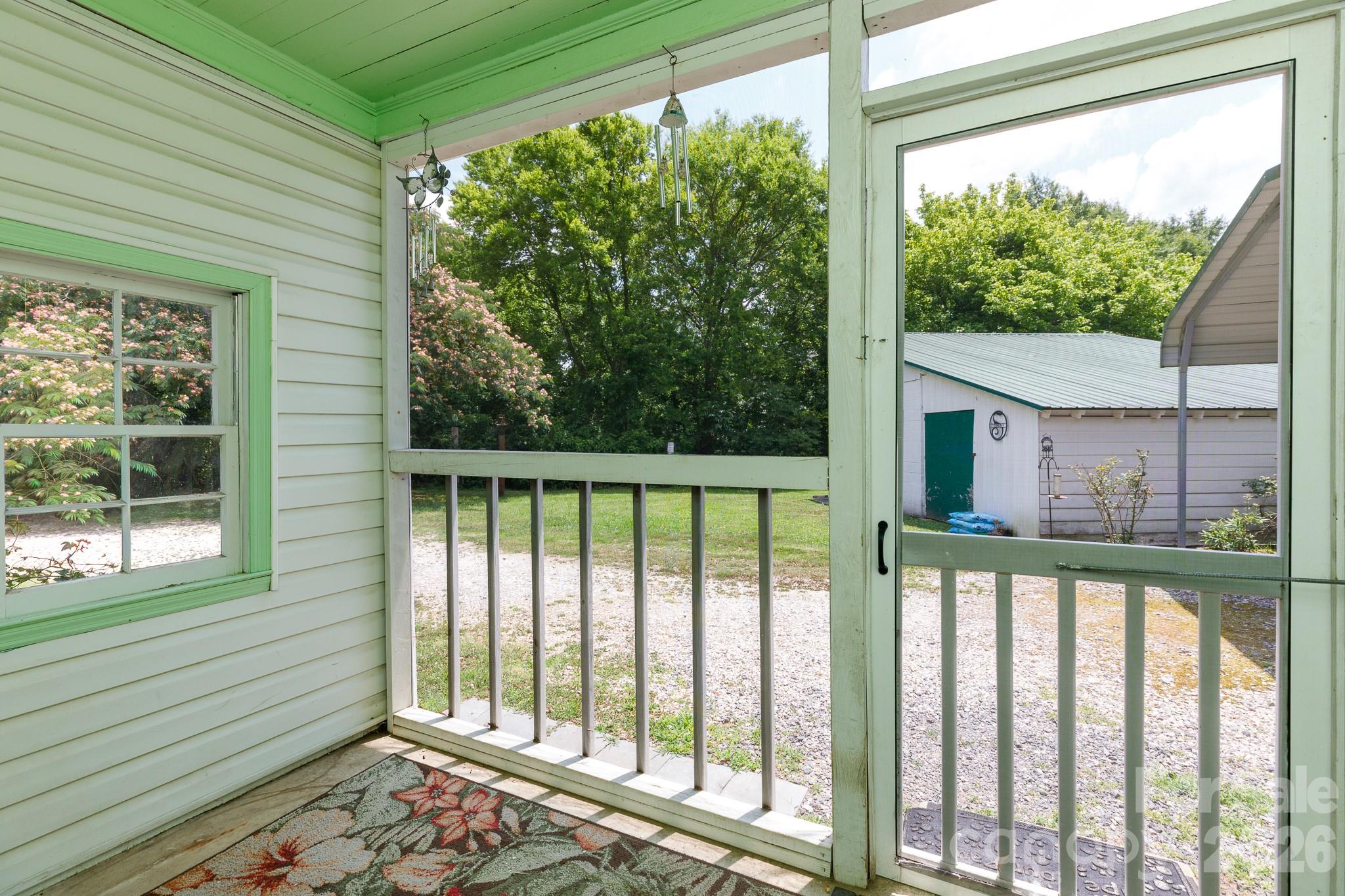 785 Hawthorne Road — Chester