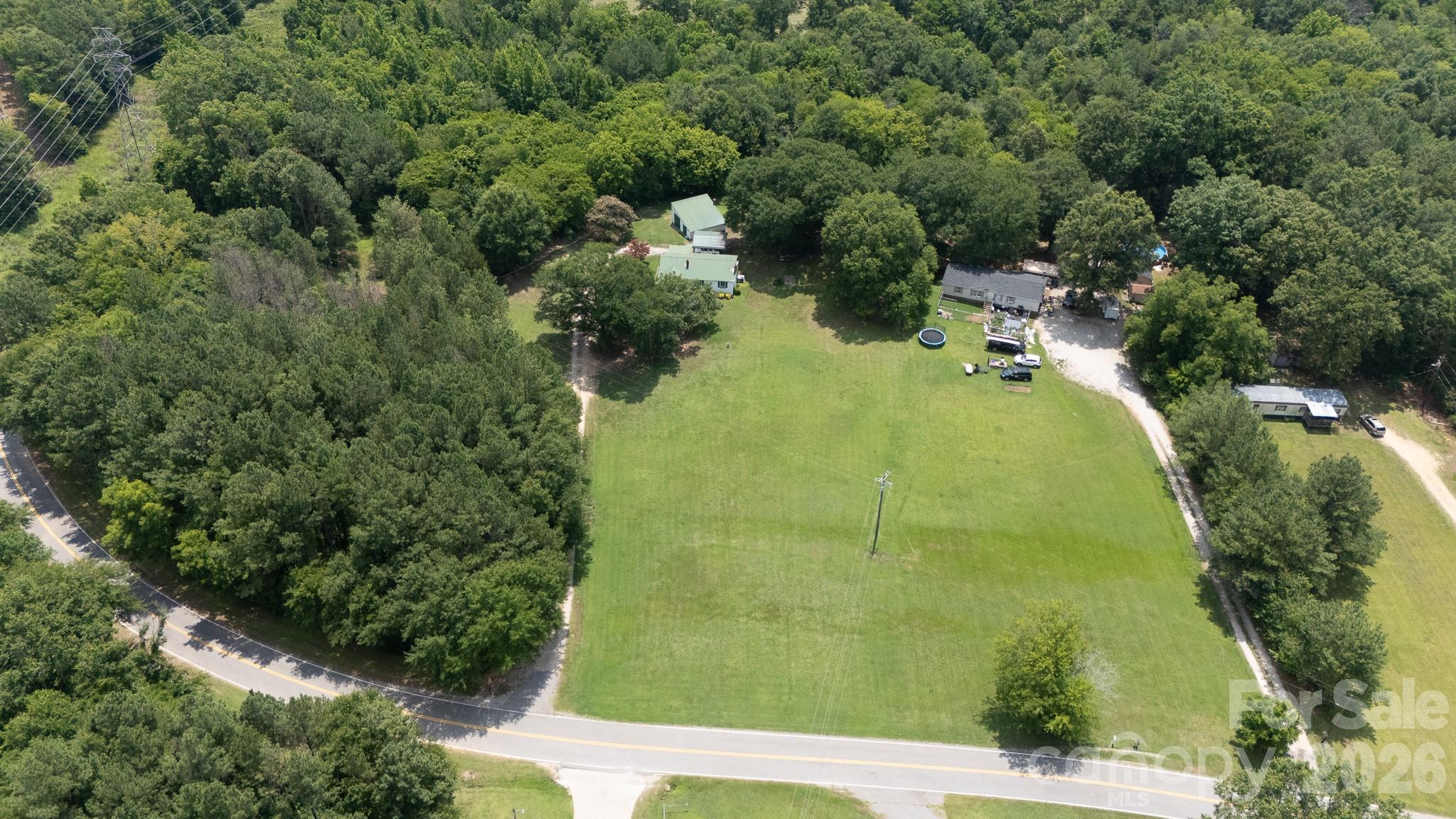 785 Hawthorne Road — Chester