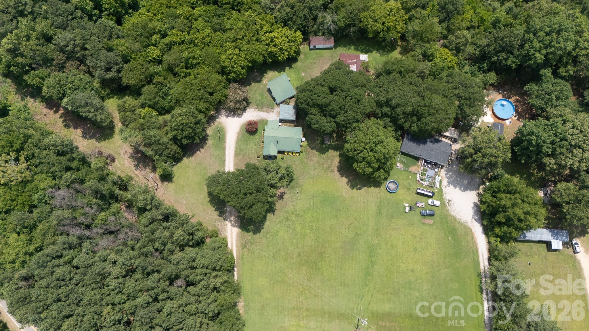 785 Hawthorne Road — Chester