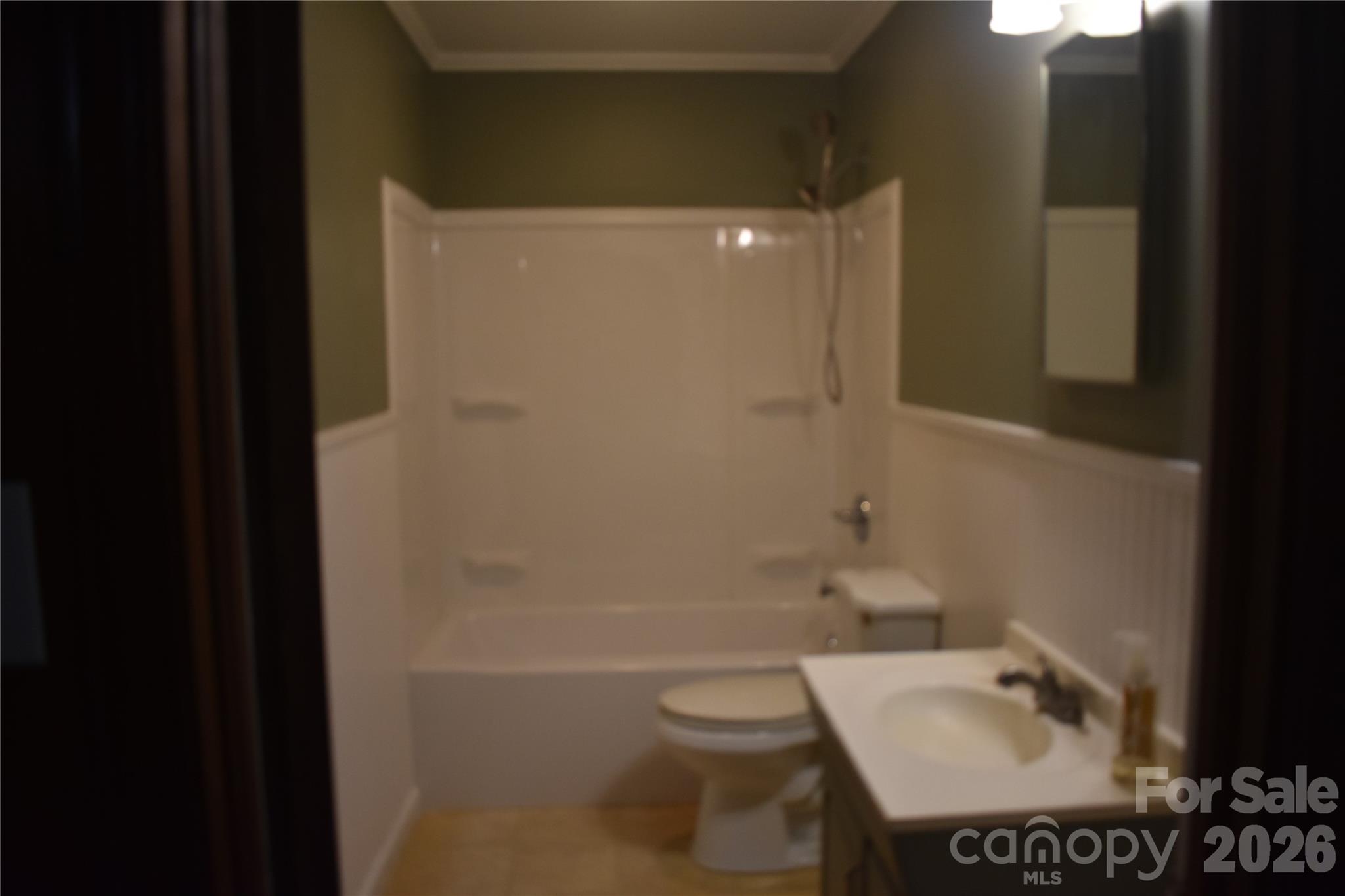 785 Hawthorne Road — Chester