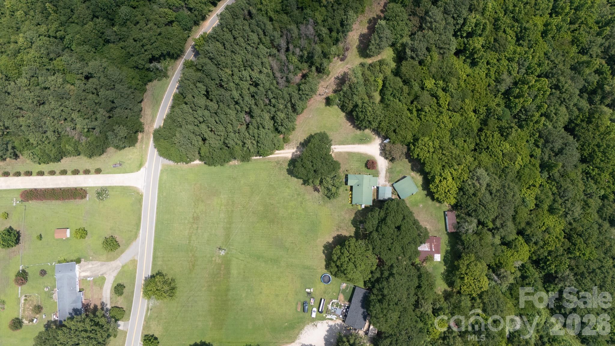 785 Hawthorne Road — Chester