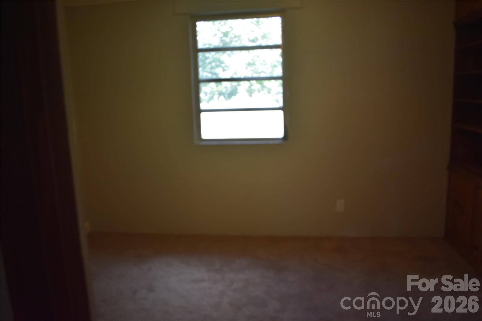 785 Hawthorne Road — Chester