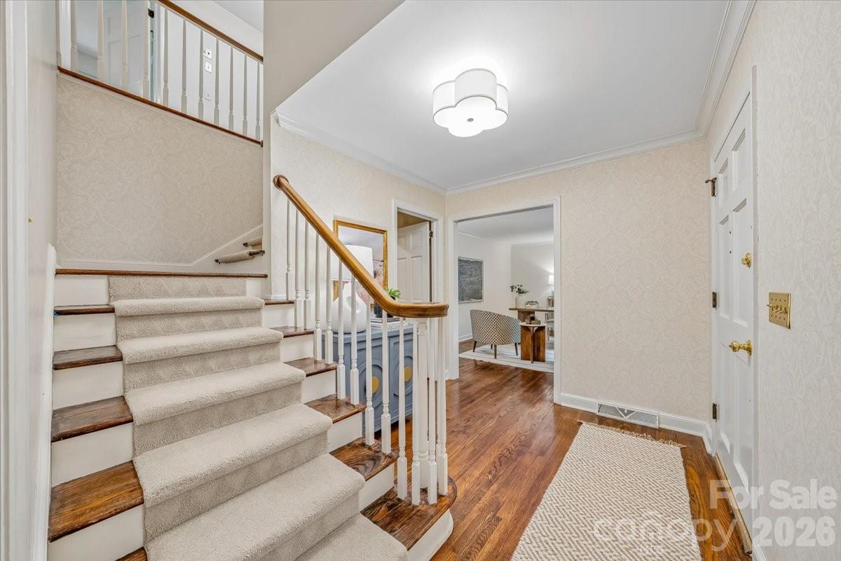 1024 Court Drive — Charlotte