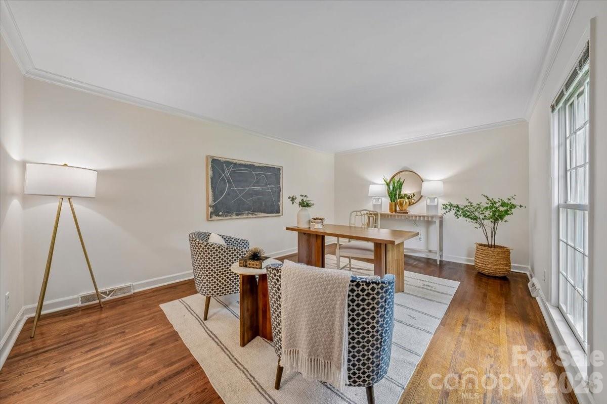 1024 Court Drive — Charlotte