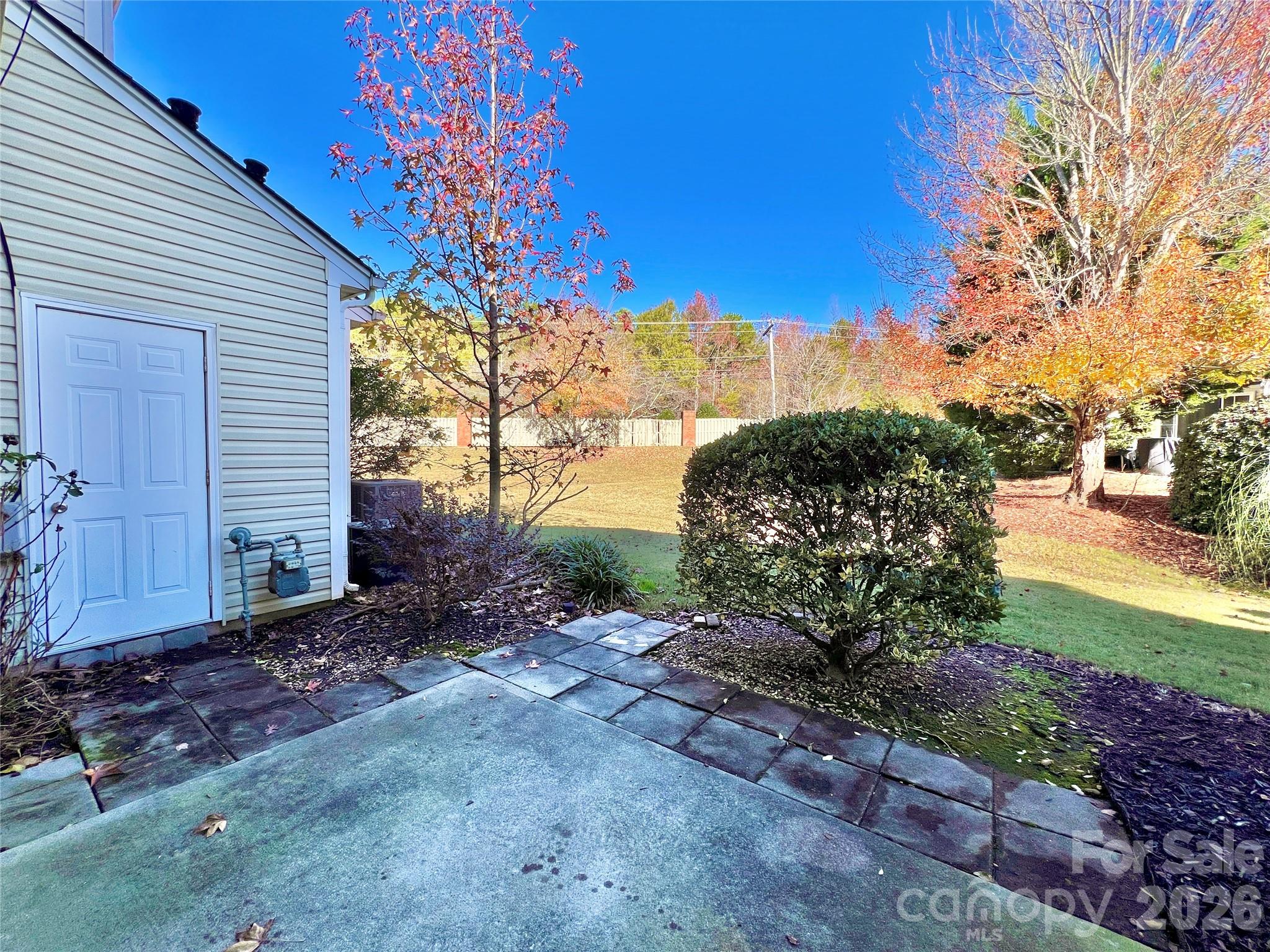 2762 Thornbush Court — Charlotte