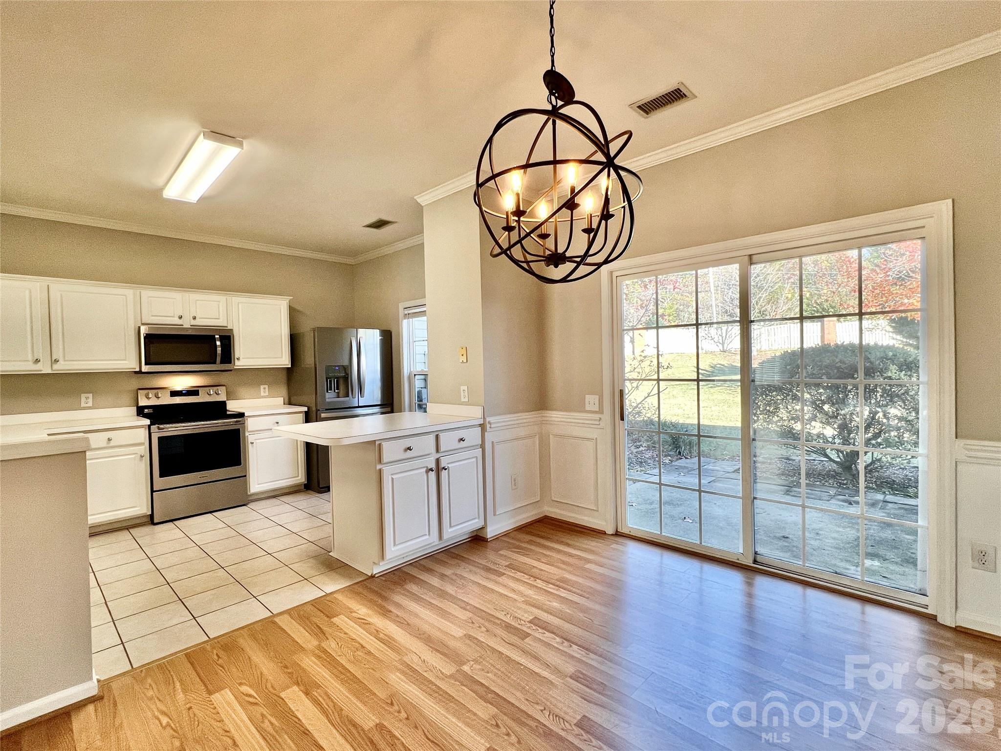 2762 Thornbush Court — Charlotte
