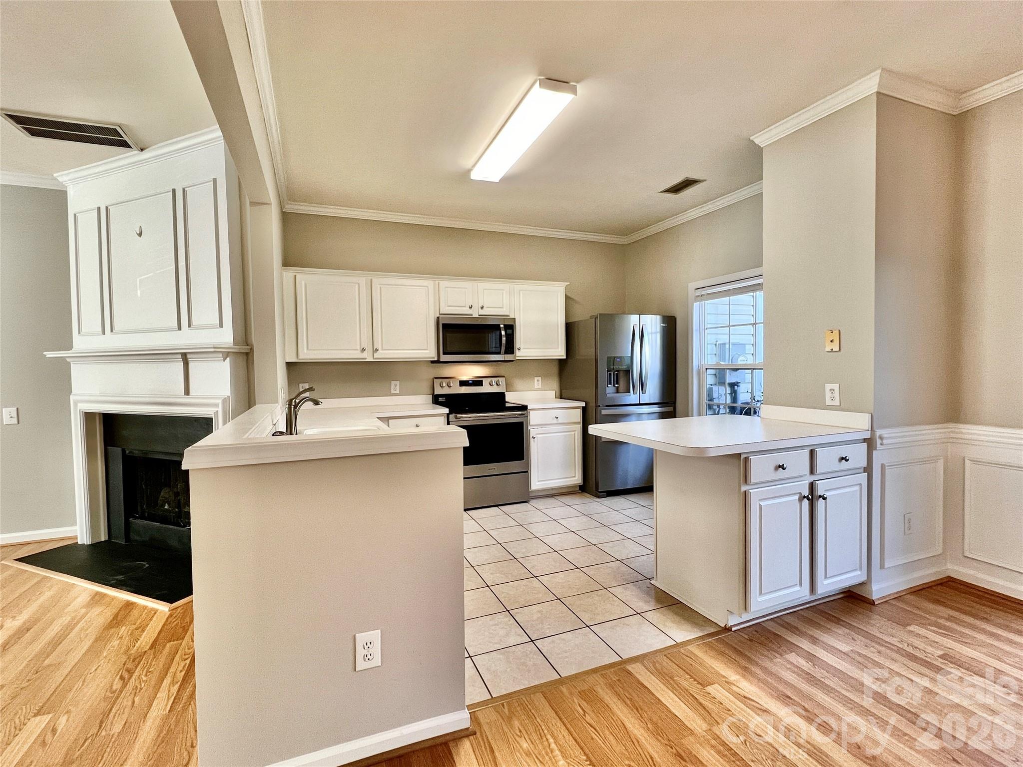2762 Thornbush Court — Charlotte
