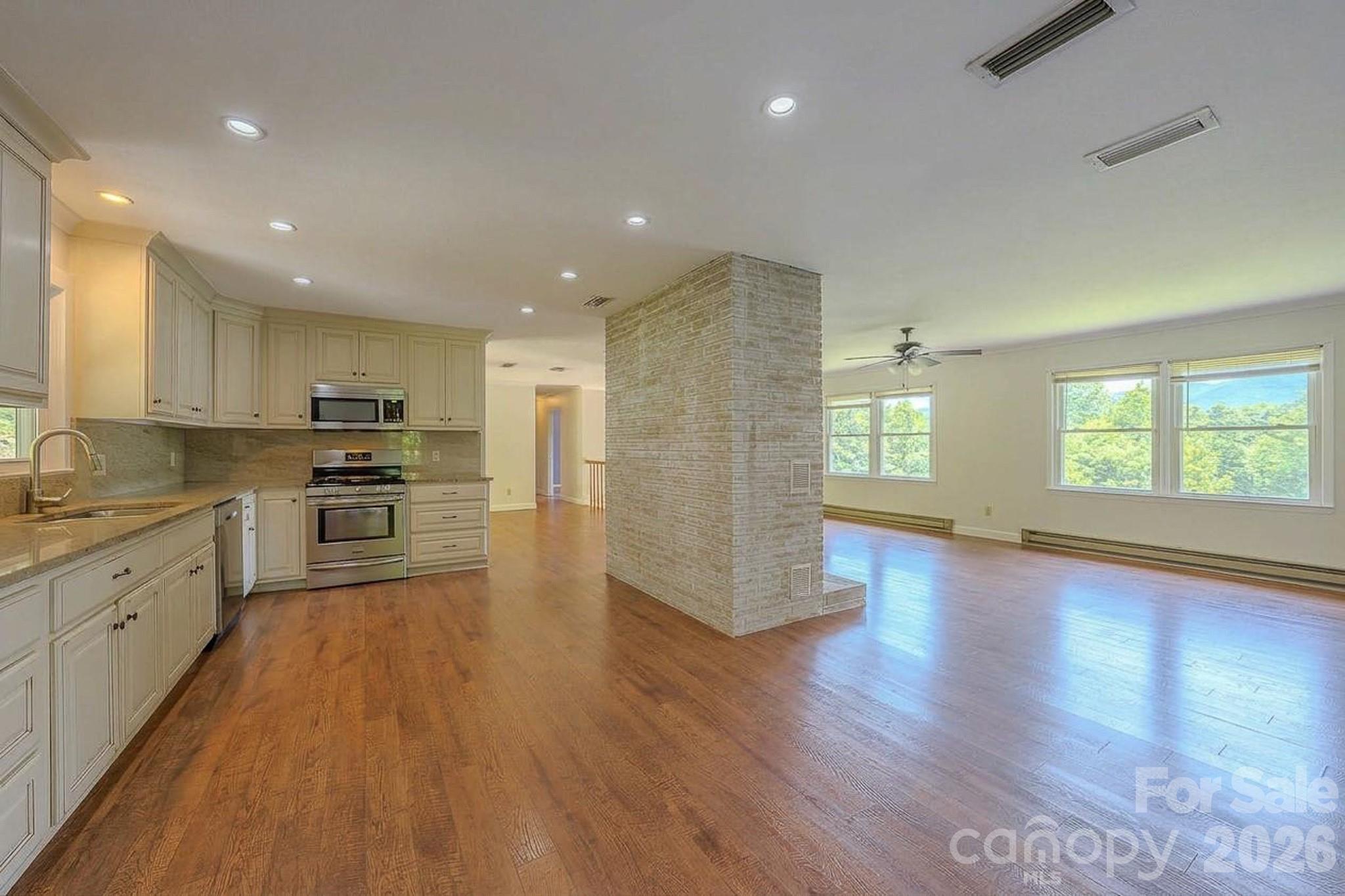 35 Coweeta Ridge Road — Otto