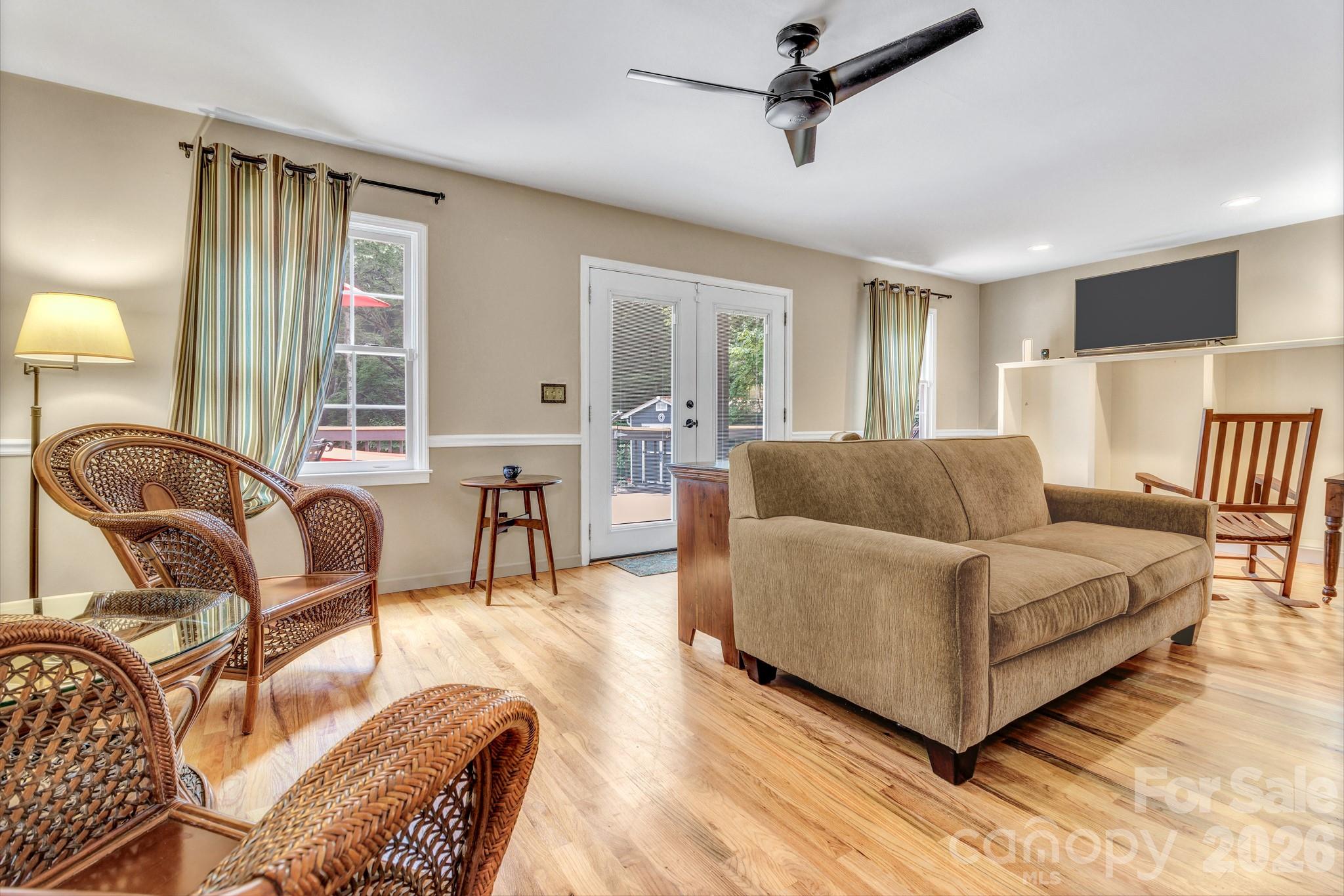237 Woodys Drive — Hendersonville
