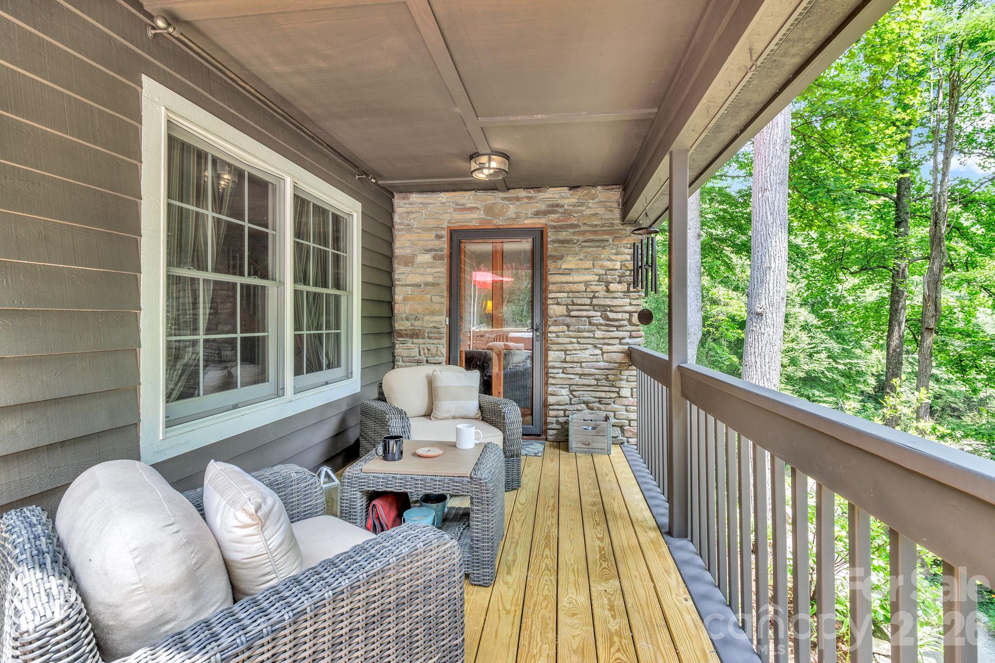 237 Woodys Drive — Hendersonville