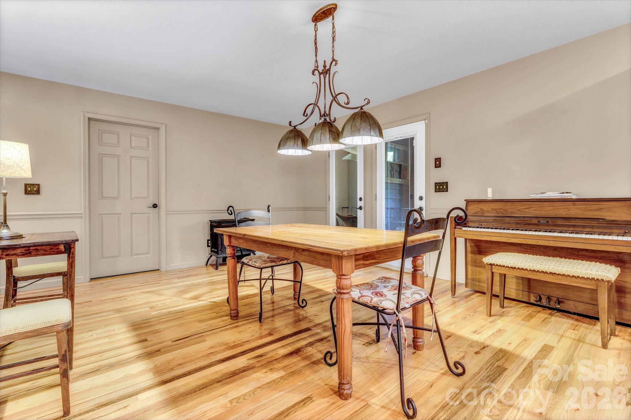 237 Woodys Drive — Hendersonville