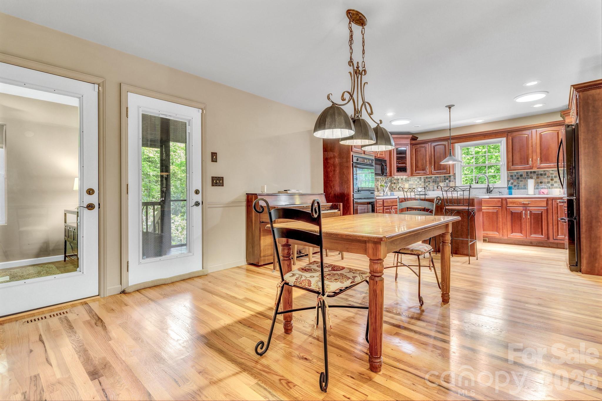 237 Woodys Drive — Hendersonville
