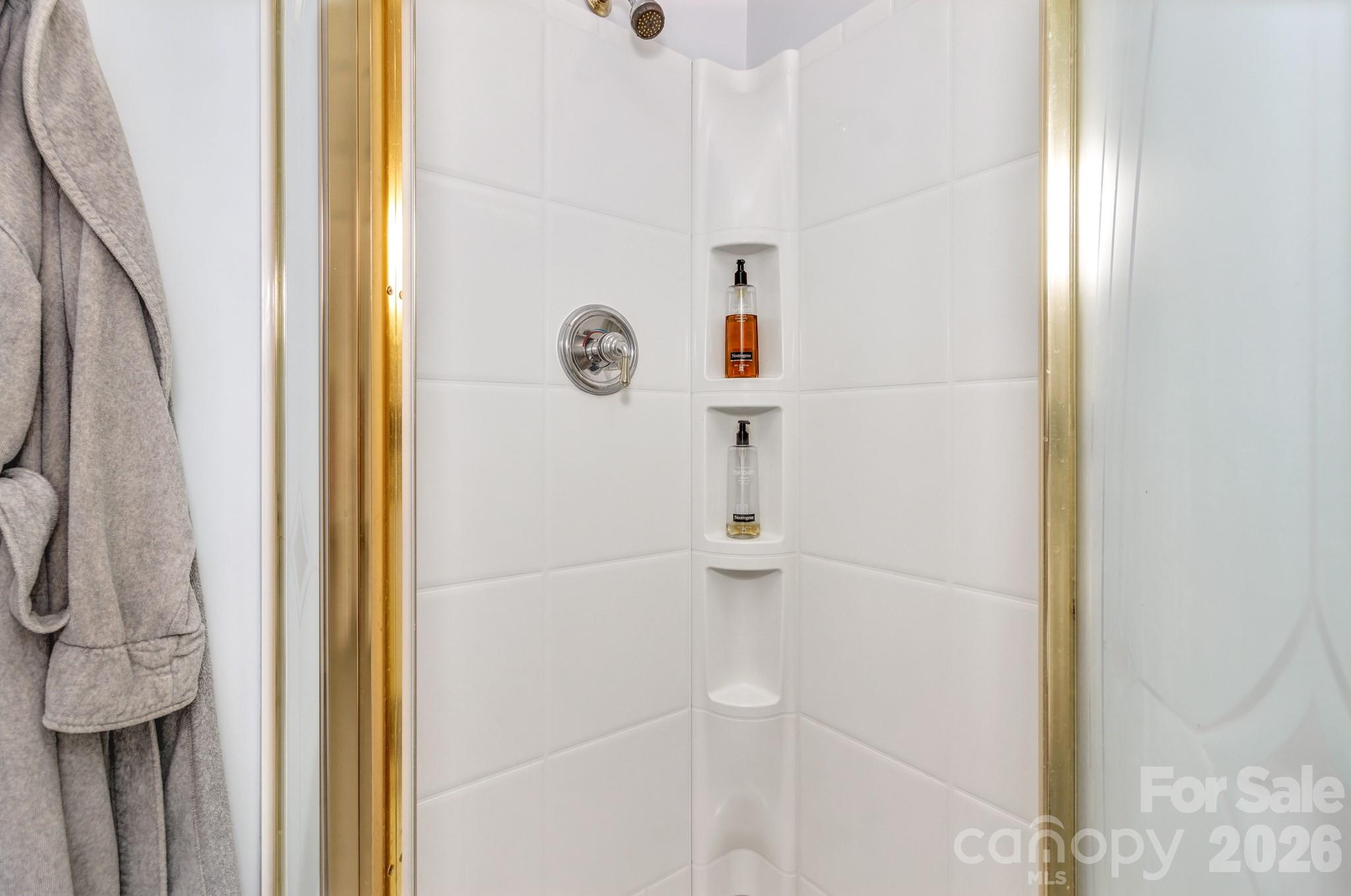 237 Woodys Drive — Hendersonville
