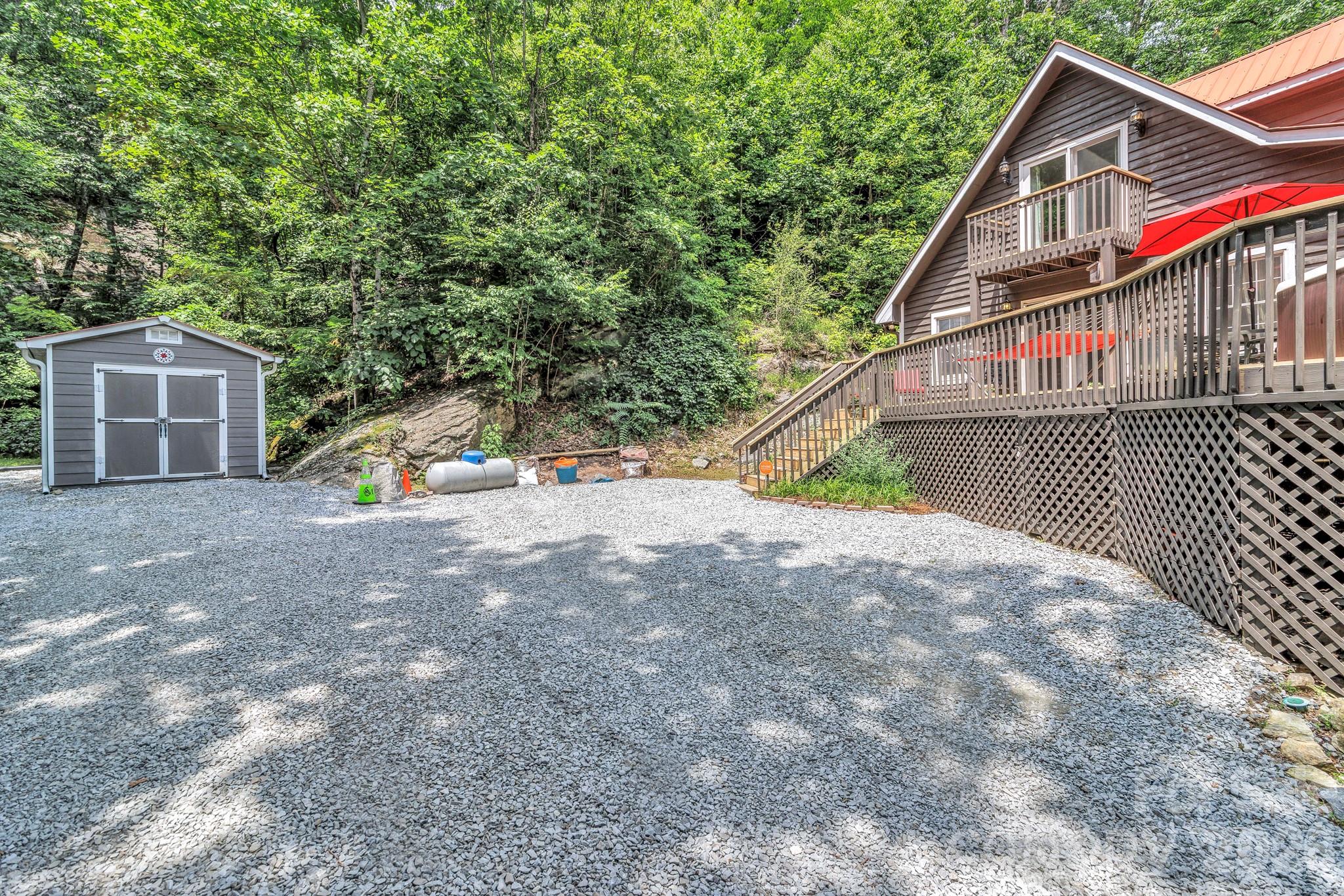 237 Woodys Drive — Hendersonville