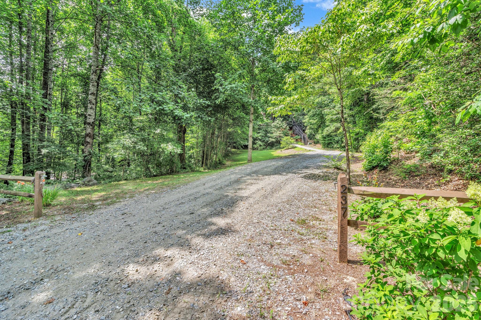 237 Woodys Drive — Hendersonville