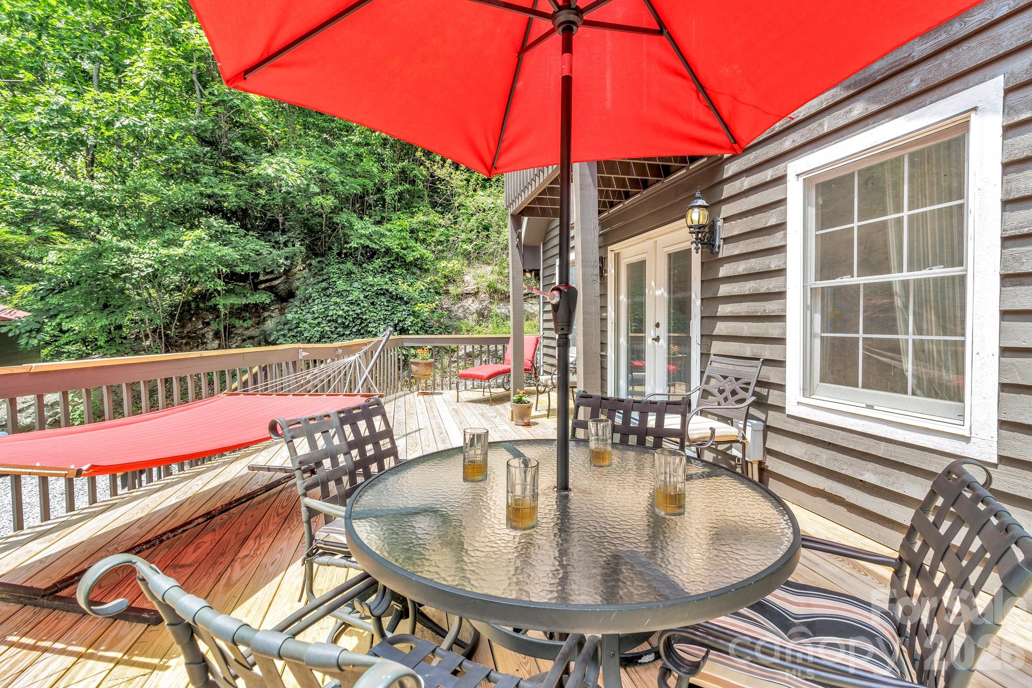 237 Woodys Drive — Hendersonville