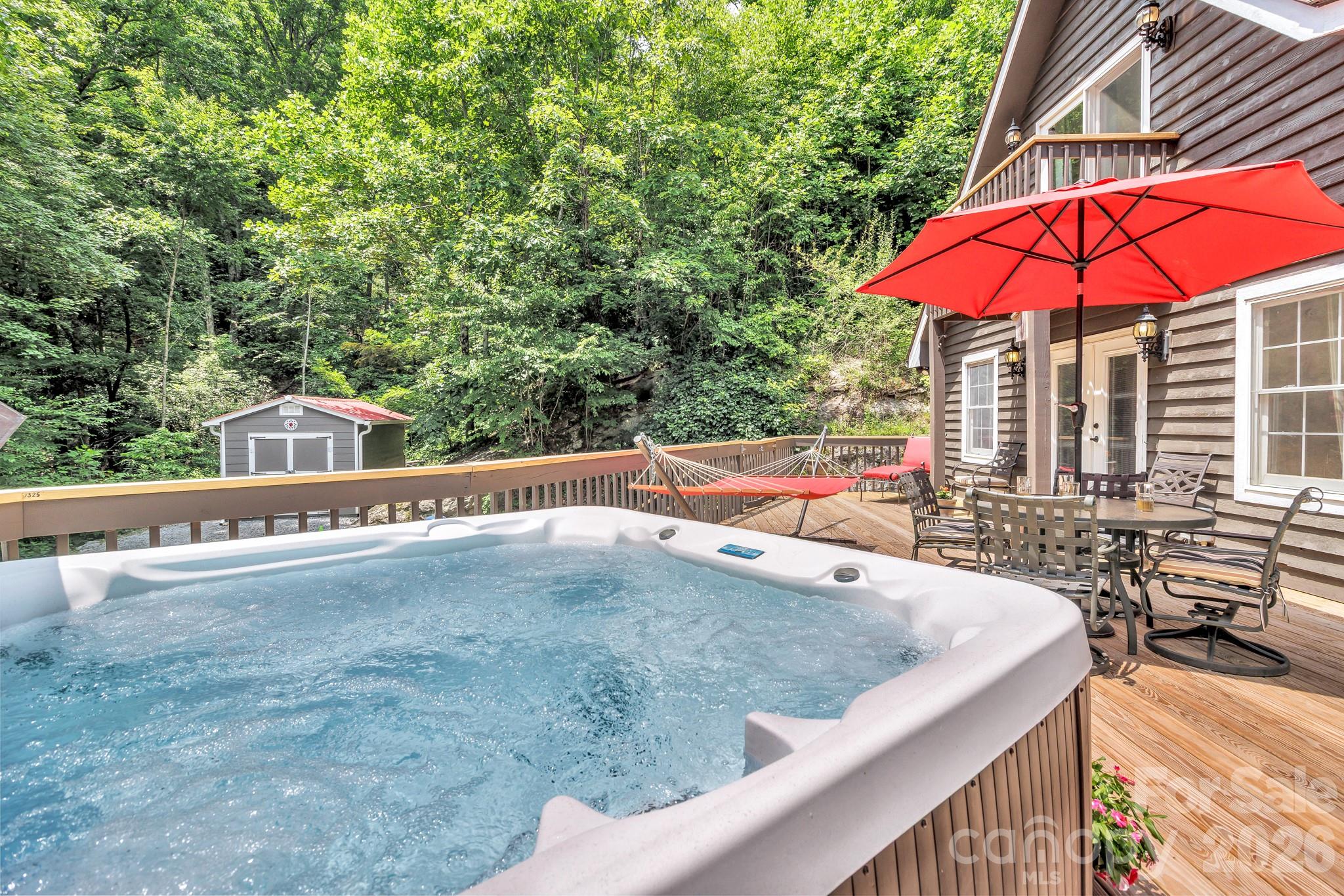 237 Woodys Drive — Hendersonville