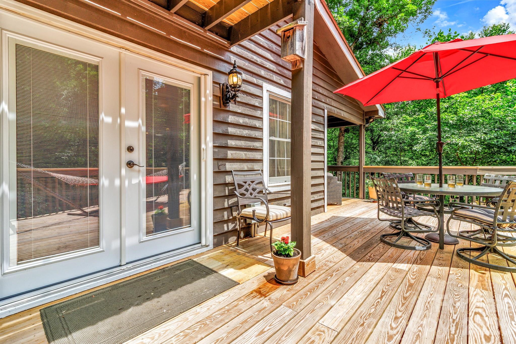 237 Woodys Drive — Hendersonville