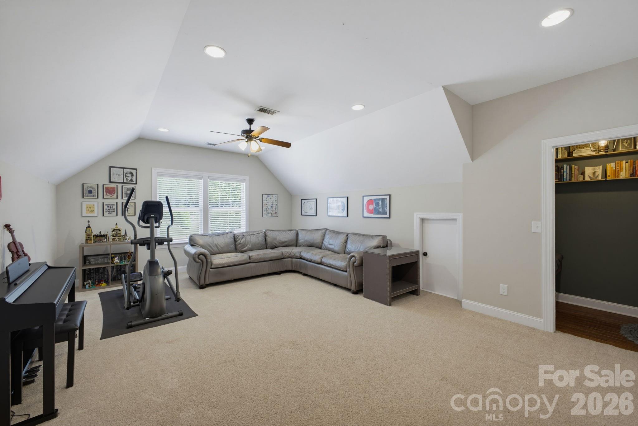 1210 39th Avenue NE — Hickory
