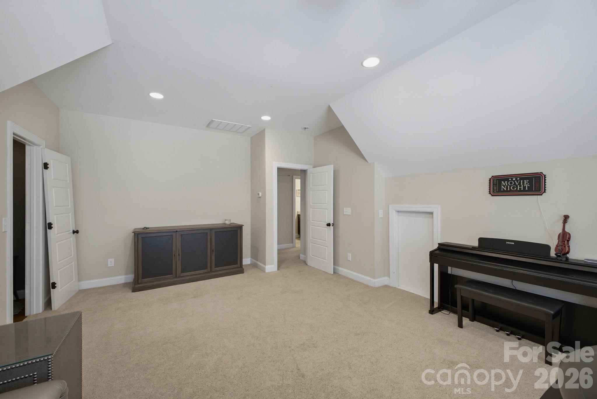 1210 39th Avenue NE — Hickory