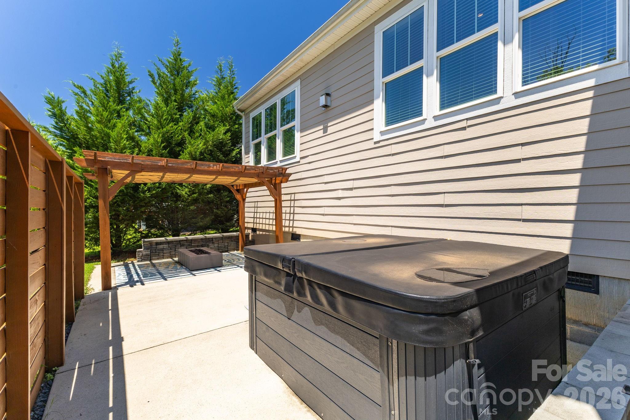 1210 39th Avenue NE — Hickory
