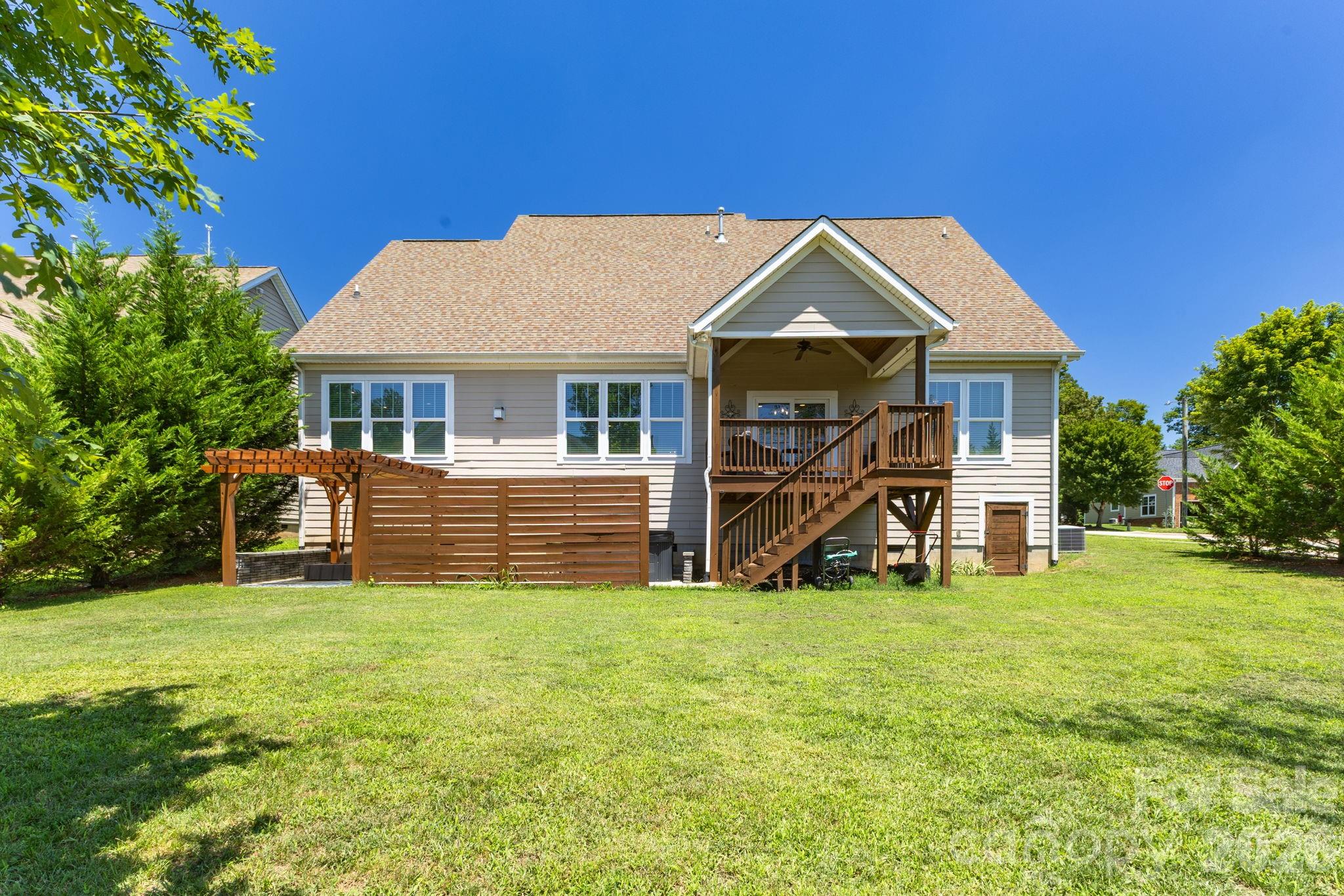 1210 39th Avenue NE — Hickory