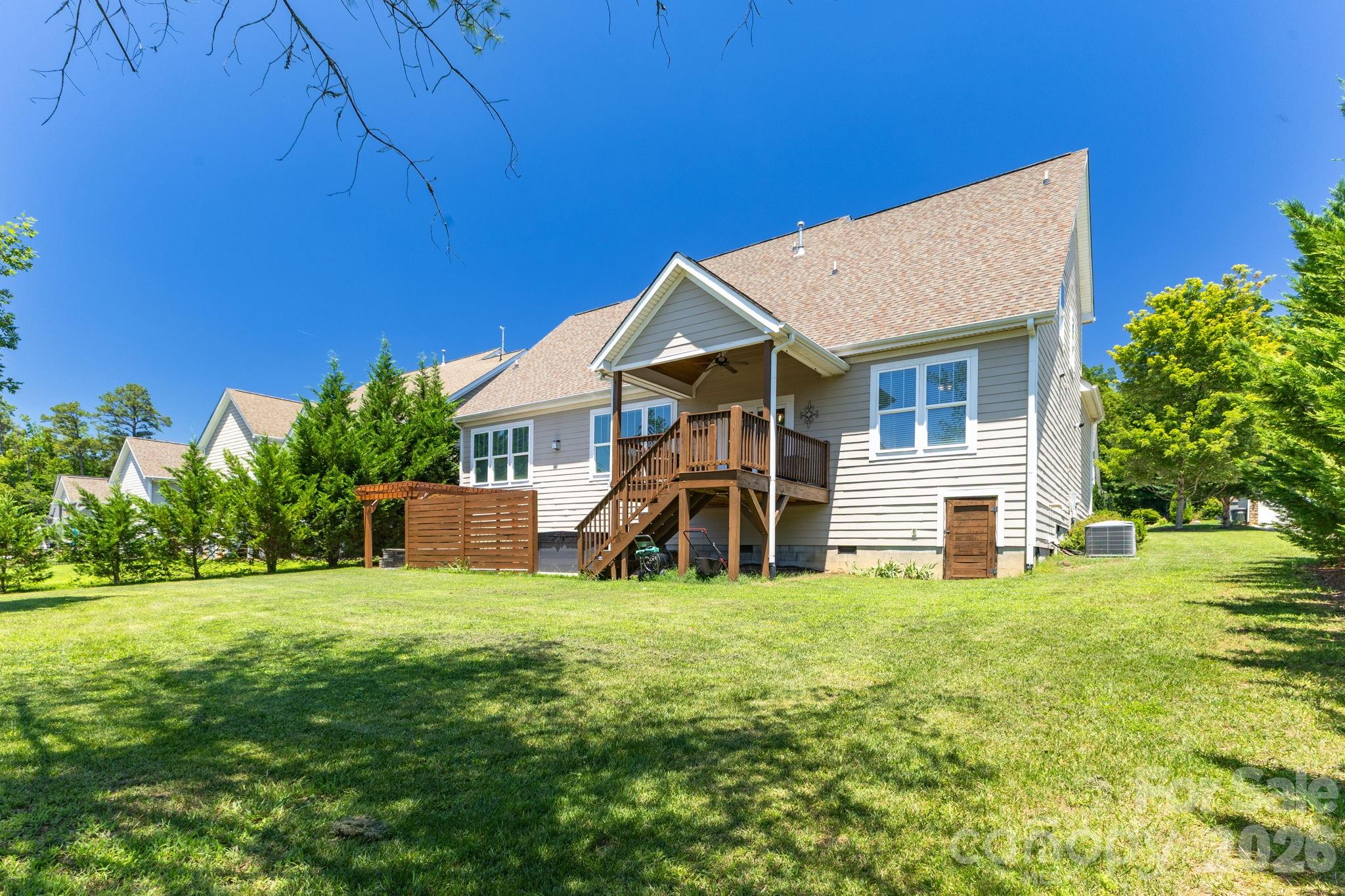 1210 39th Avenue NE — Hickory