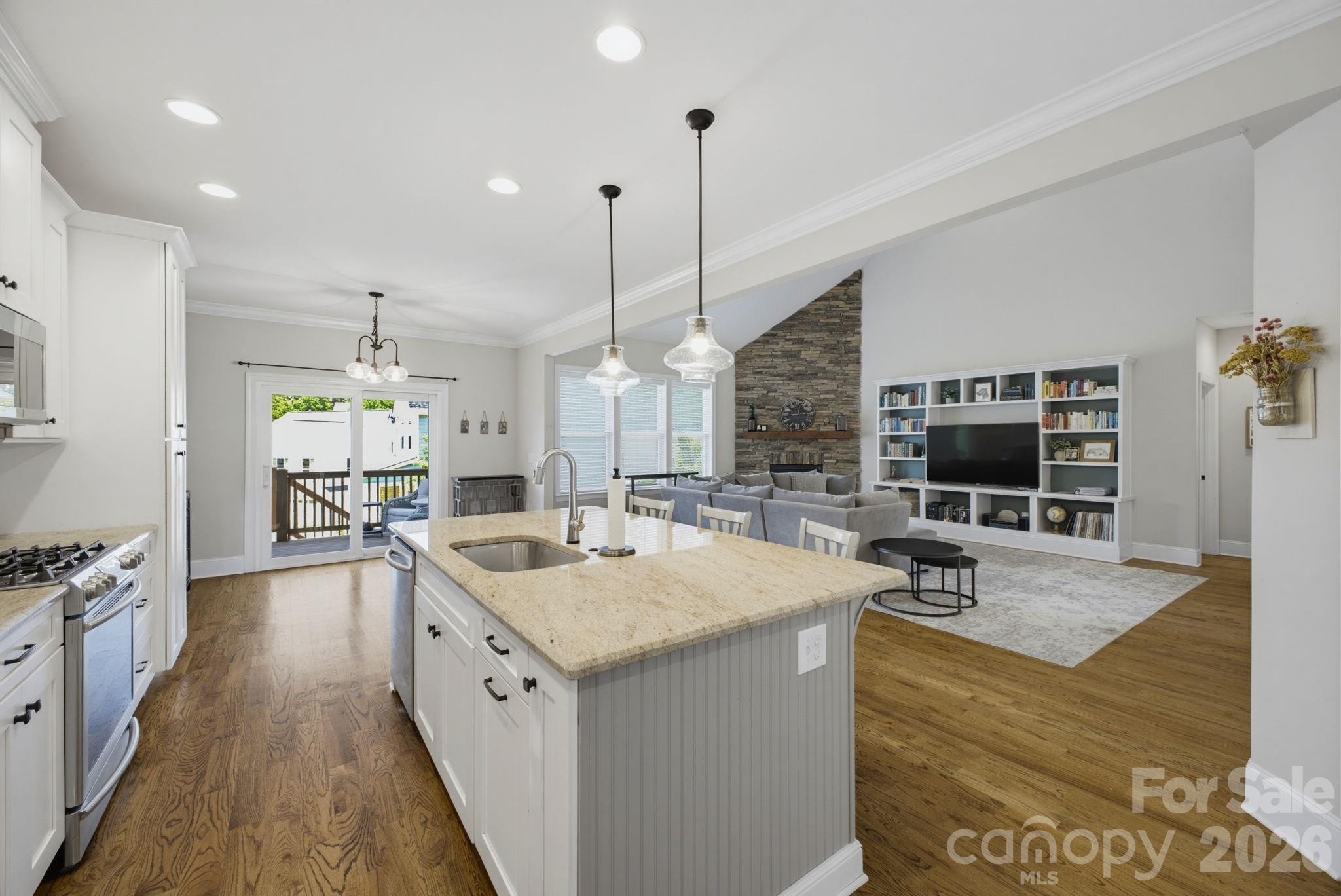 1210 39th Avenue NE — Hickory