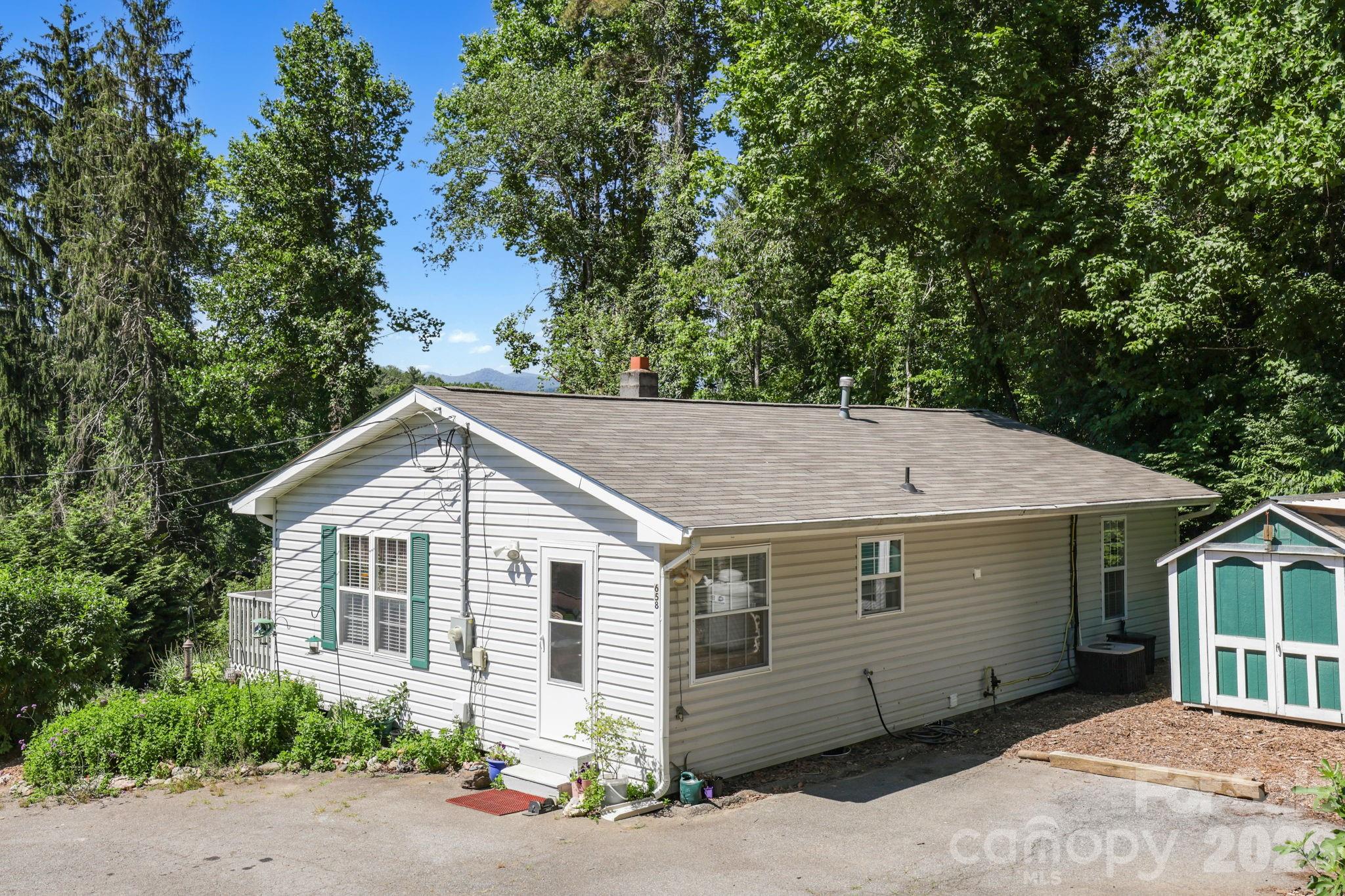 658 Enka Lake Road — Candler